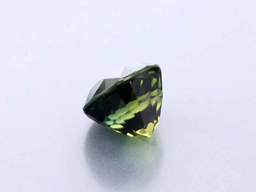 Parti Sapphire  5.80 x 5.80 x 4.75mm Round