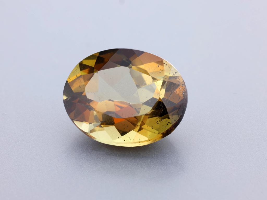 Andalusite 10x8mm Oval