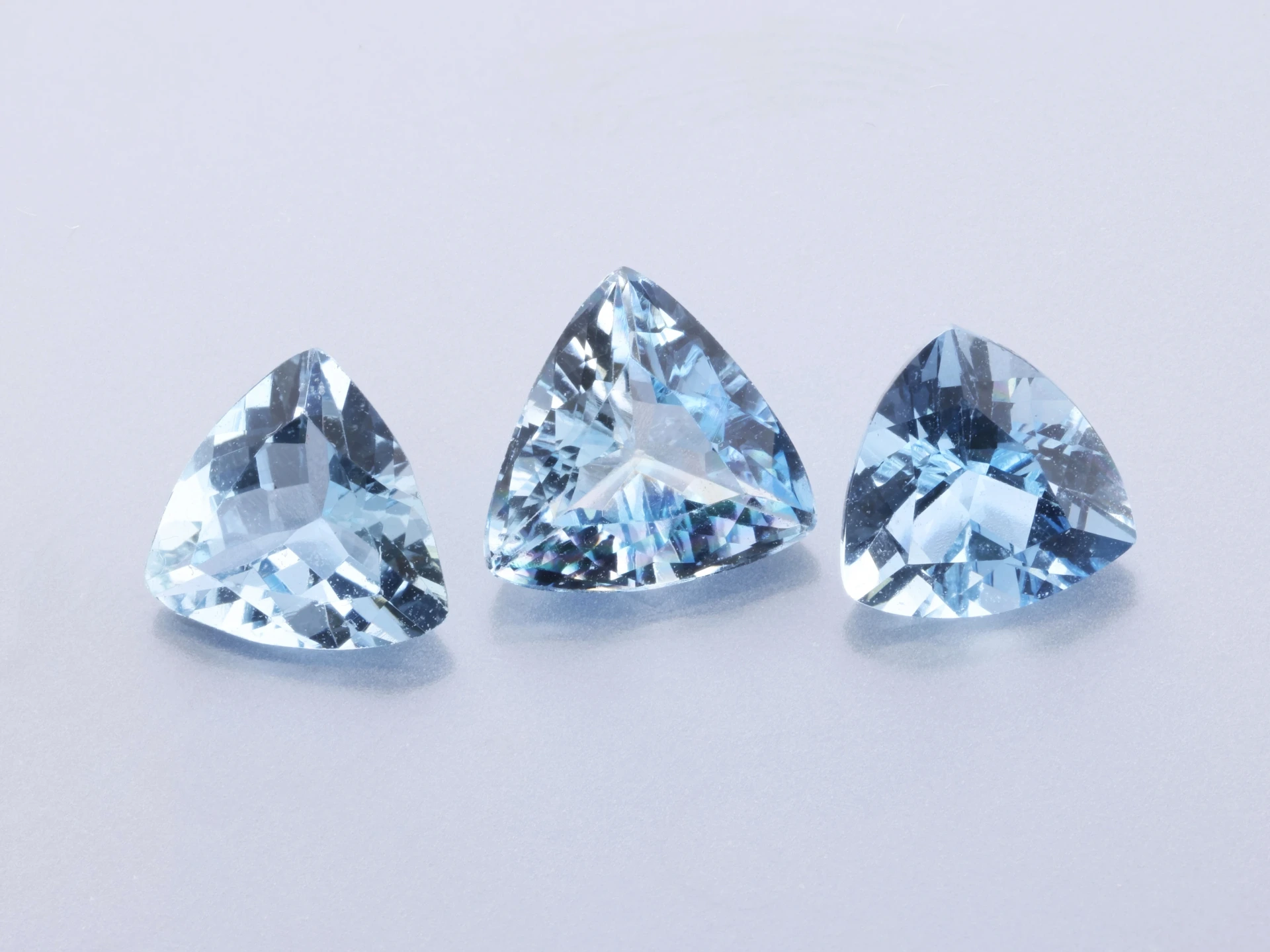 Aquamarine 5.75mm +/- Trilliant Blue