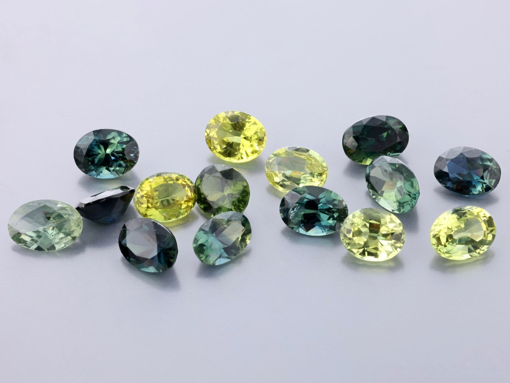 Parti Sapphire 6x4mm +/- Oval