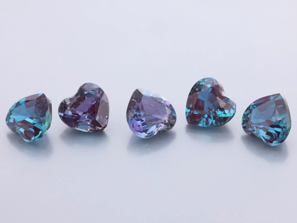 [AXCH-05] Synthetic/Lab Grown Chrysoberyl (Alexandrite) 5mm Heart Shape