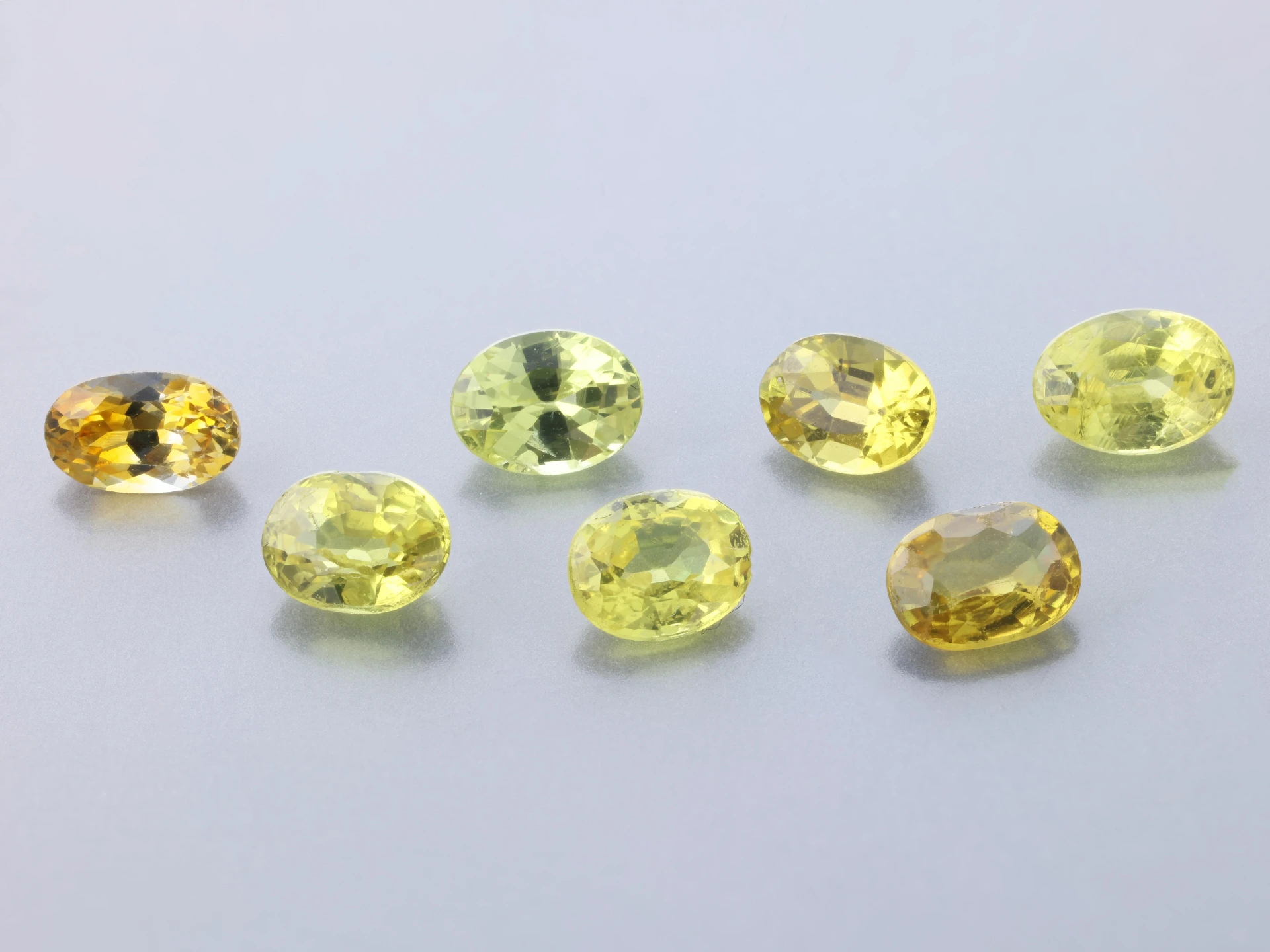 Yellow Sapphire 3.5x2.5mm +/- Oval Mixed Set of 7