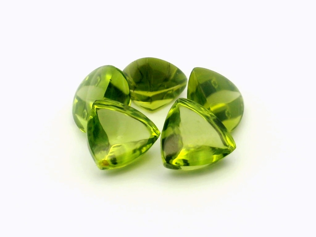 [PRTC0800P1] Peridot 8.00mm Trilliant Cabochon