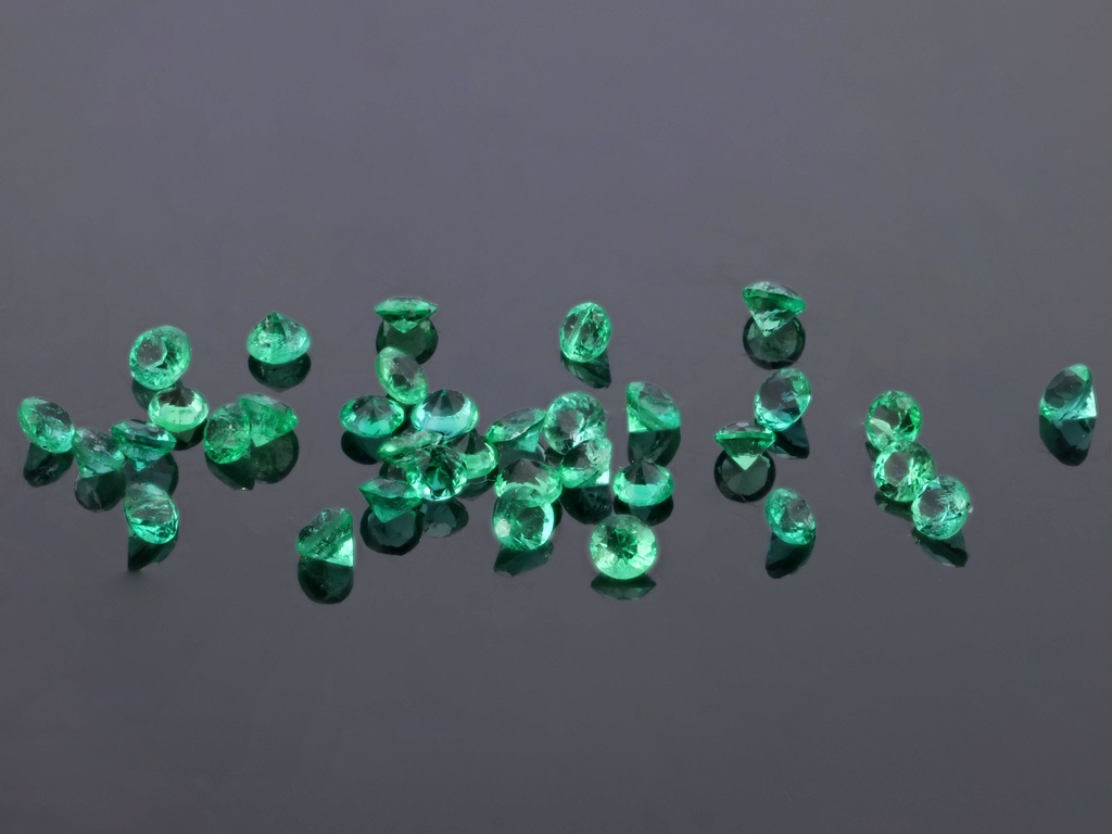 Emerald Premium 0.80-0.90mm Round Diamond Cut