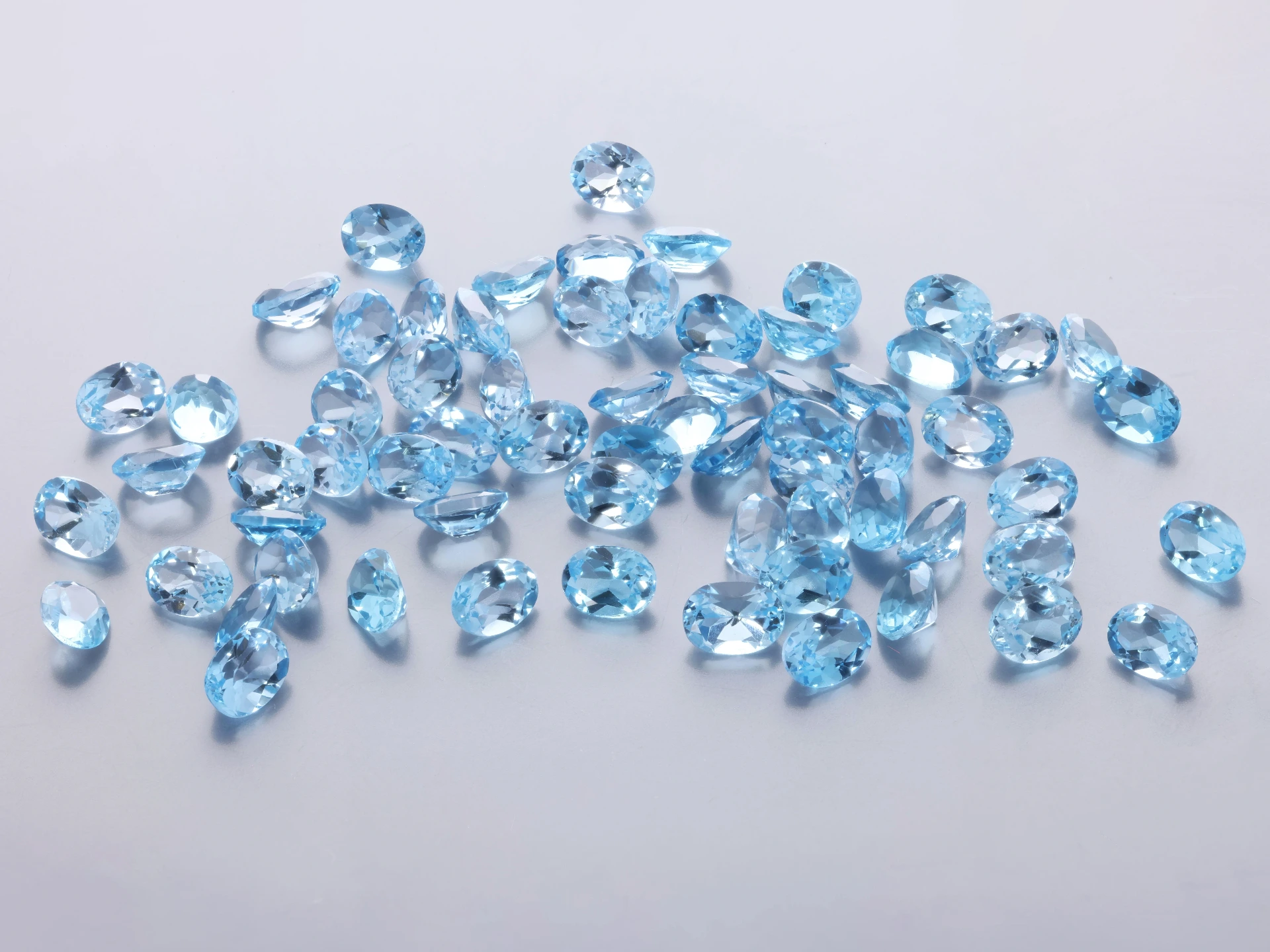 Topaz 4x3mm Oval Medium Blue