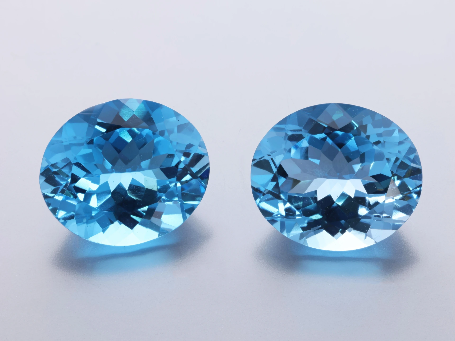 Topaz 14x12mm Oval Medium Blue