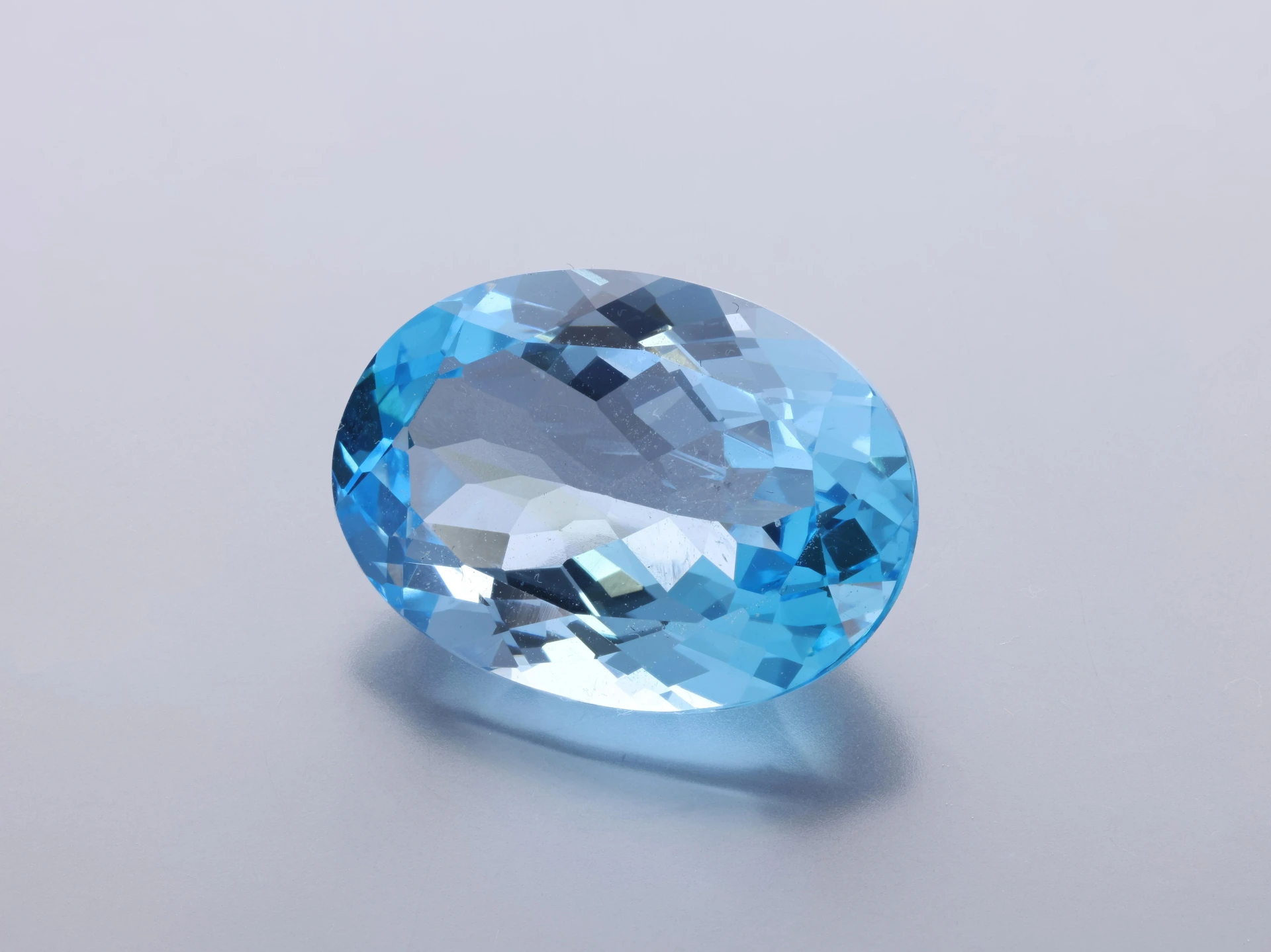 Topaz 18x13mm Oval Medium Blue