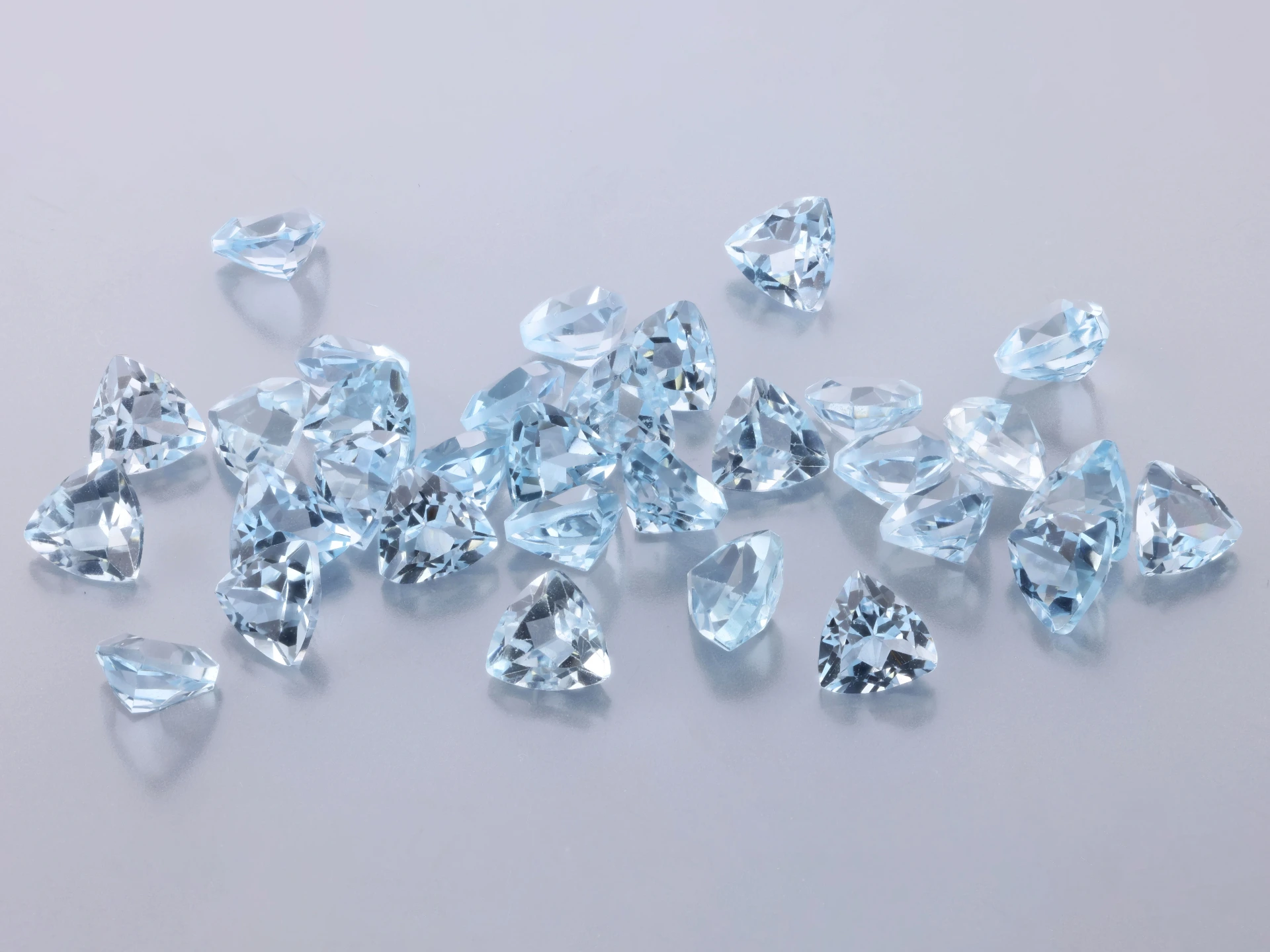 Topaz 4.00mm Trilliant Light Blue