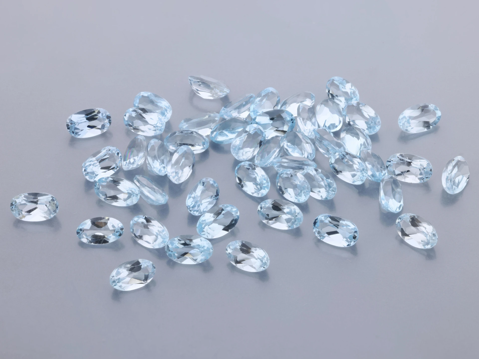 Topaz 4x3mm Oval Light Blue 