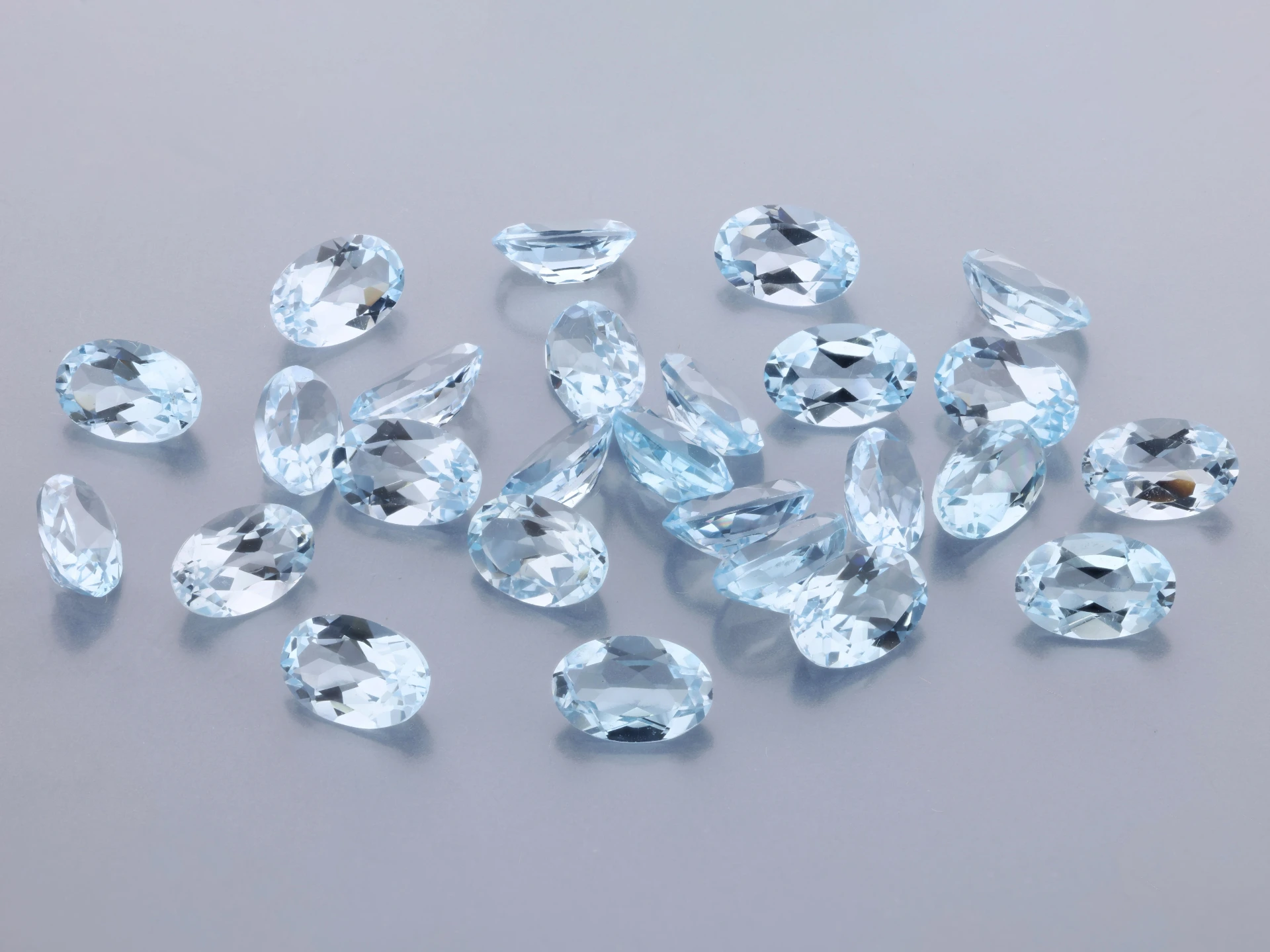 Topaz 6x4mm Oval Light Blue 
