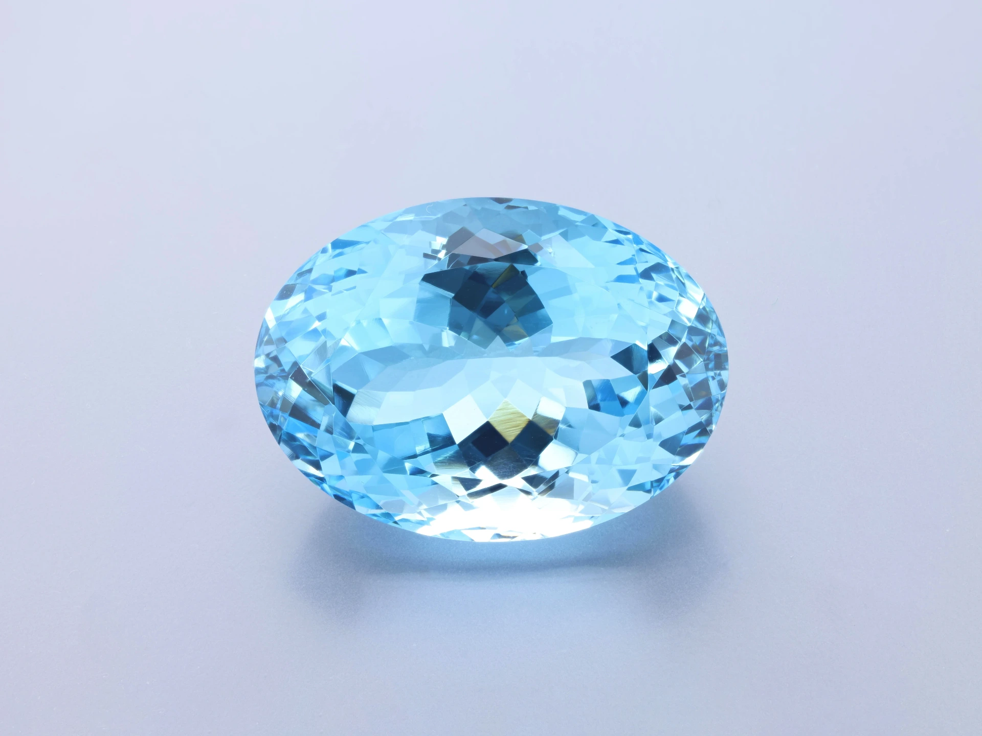 Topaz 25x18mm Oval Light Blue 