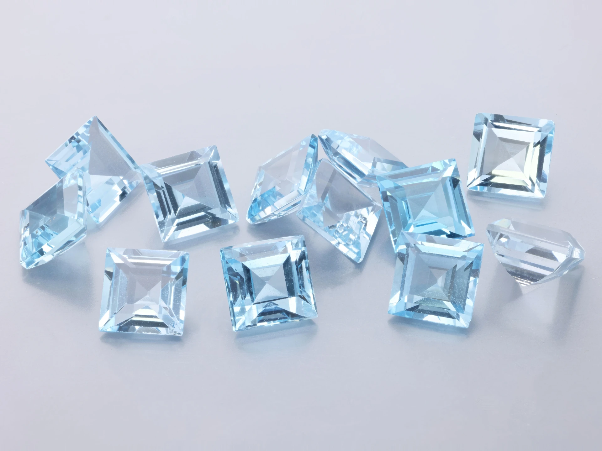 Topaz 6.00mm Carre Cut Light Blue