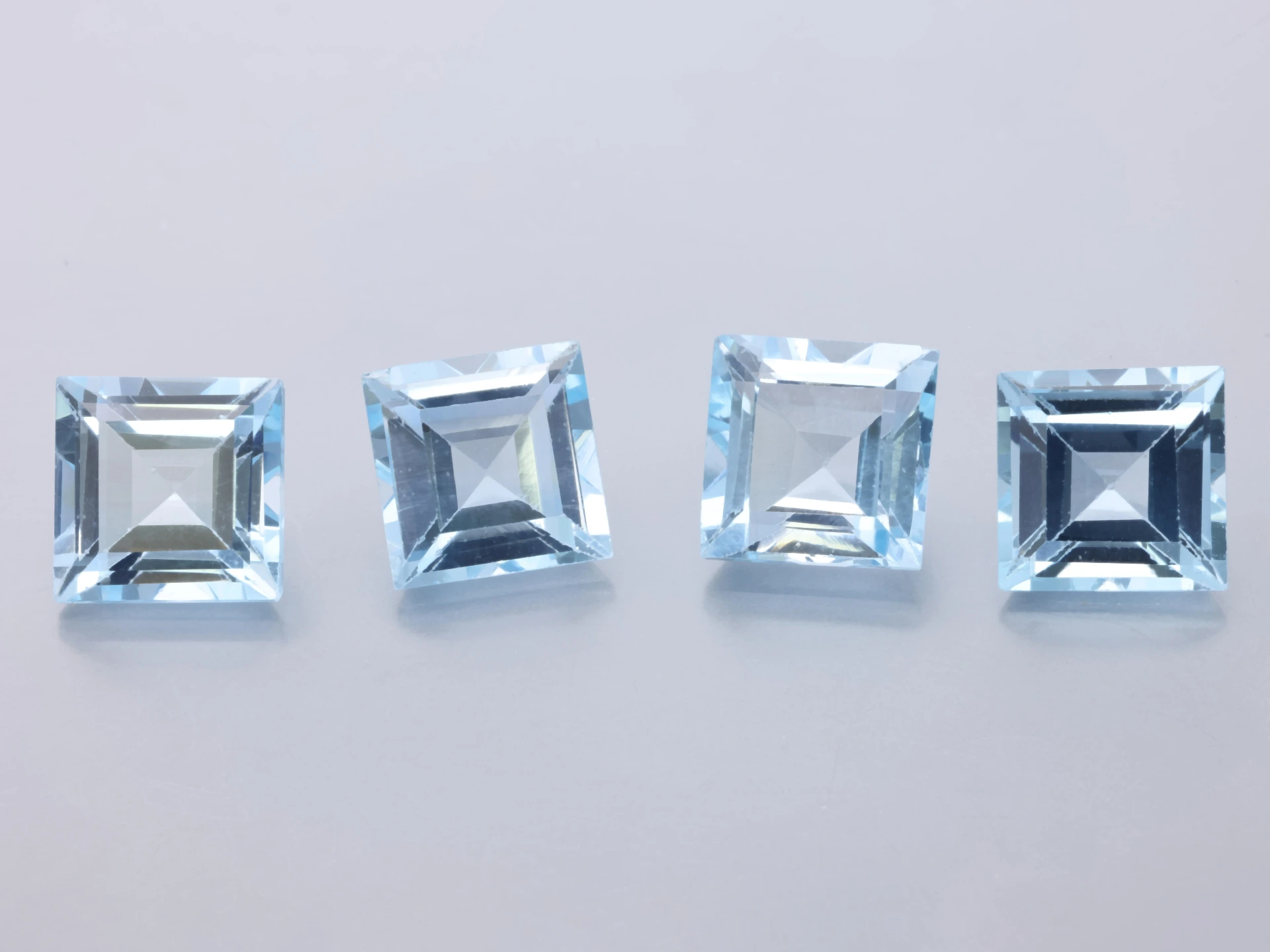 Topaz 7.00mm Carre Cut Light Blue