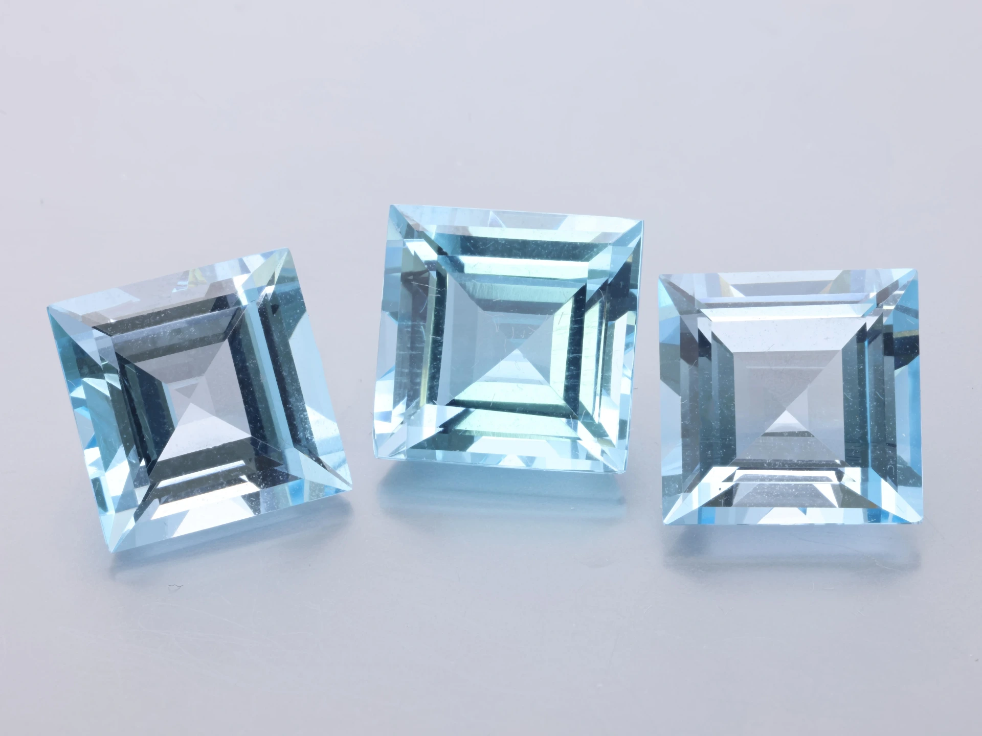 Topaz 10mm Carre Cut Light Blue