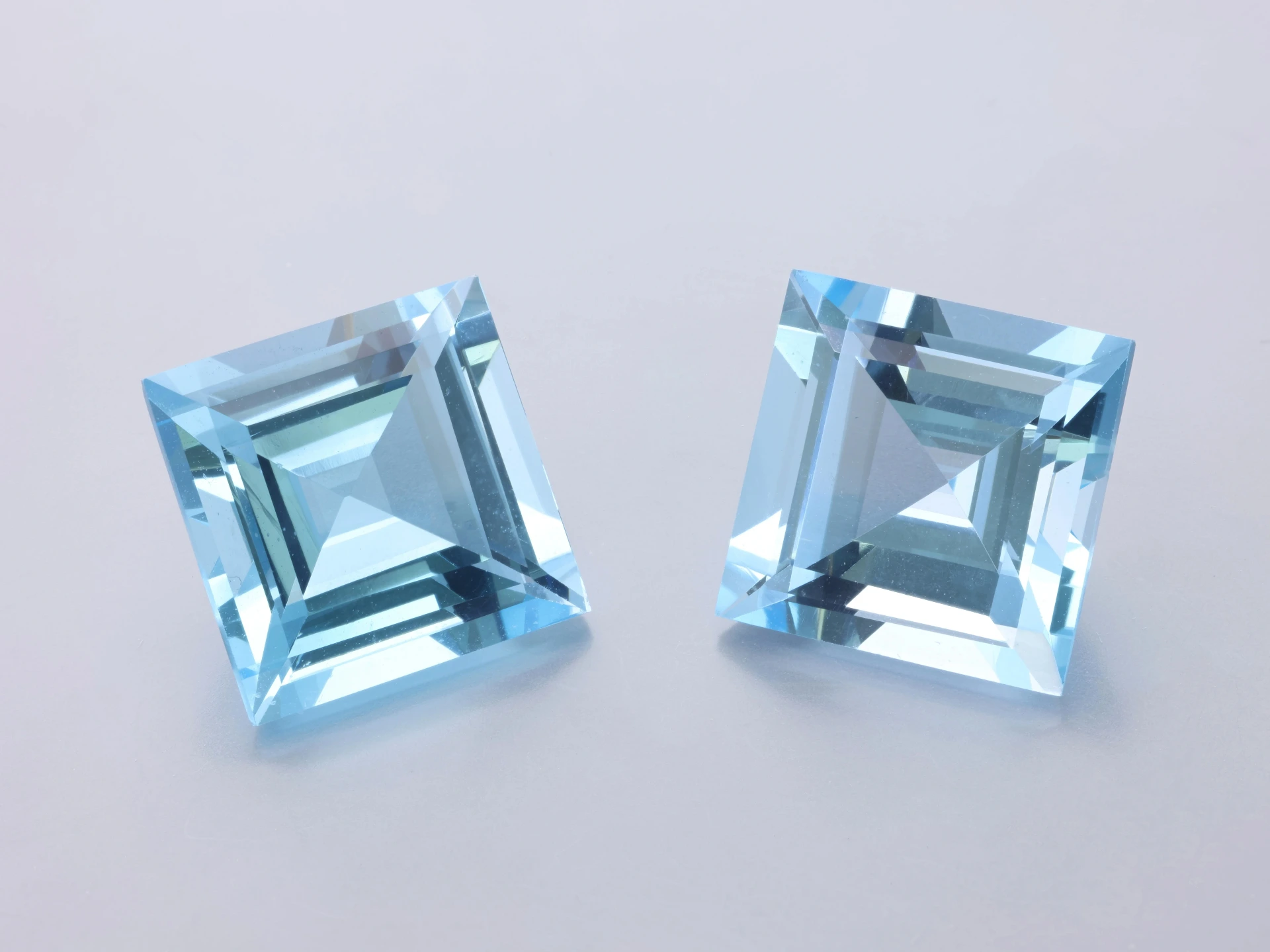 Topaz 12mm Carre Cut Light Blue