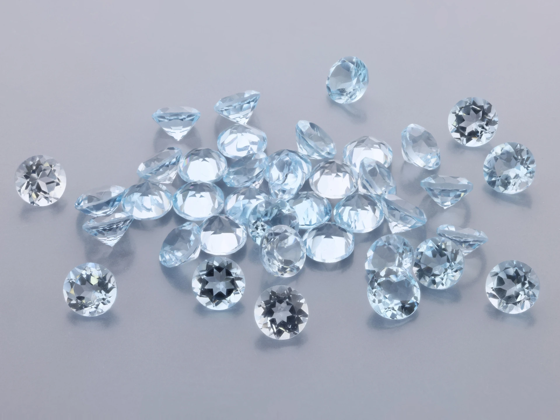 Topaz 4.00mm Round Light Blue