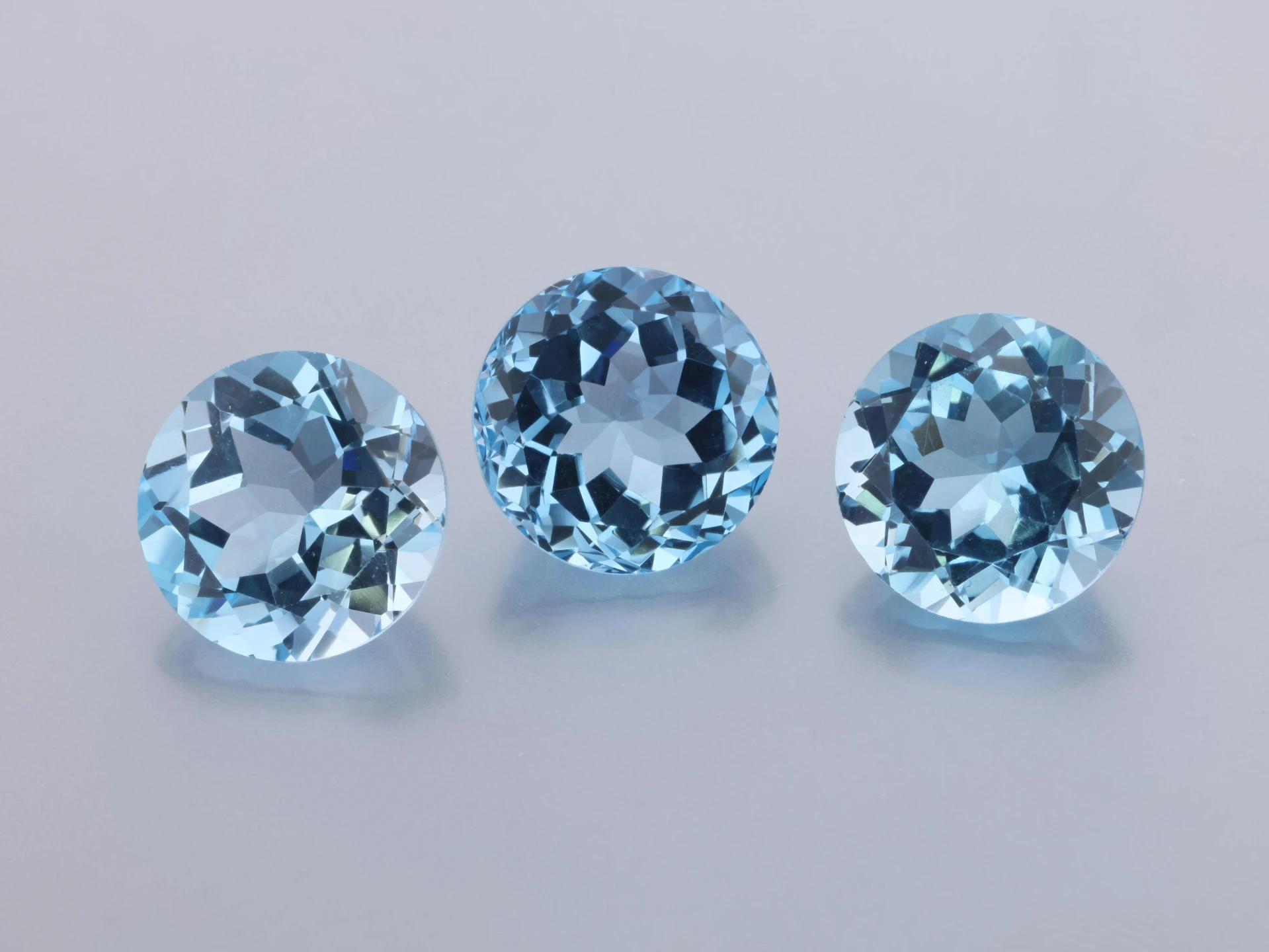 Topaz 10mm Round Light Blue 