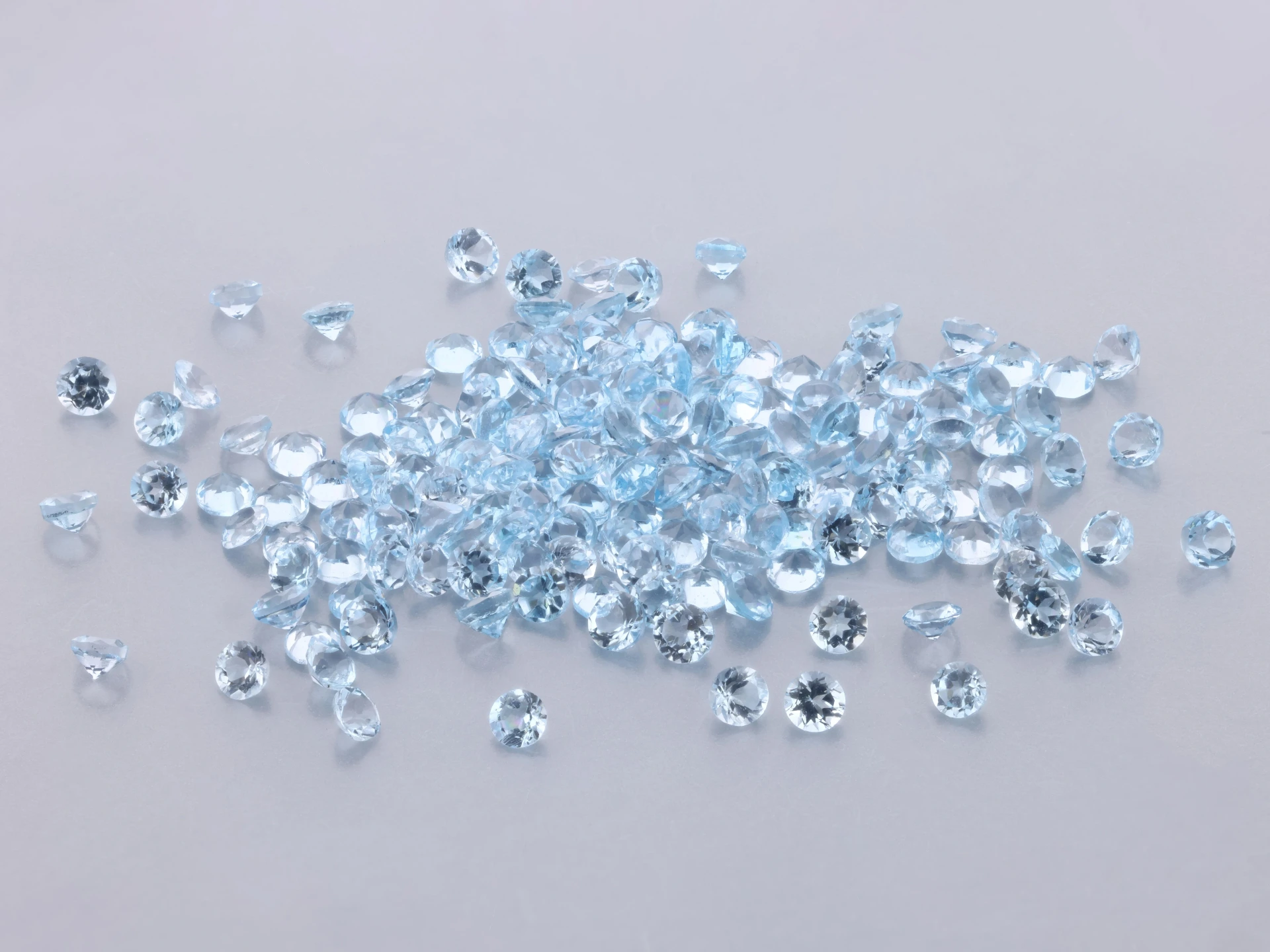 Topaz  1.50mm Round Medium Blue 