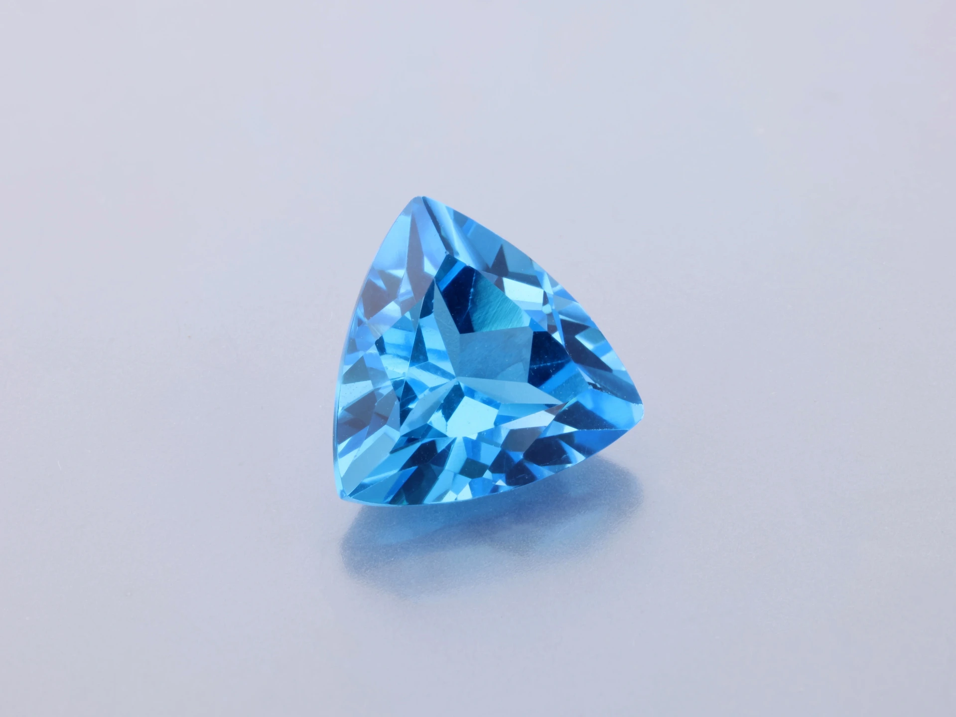 Topaz 9.00mm Trilliant Medium Blue