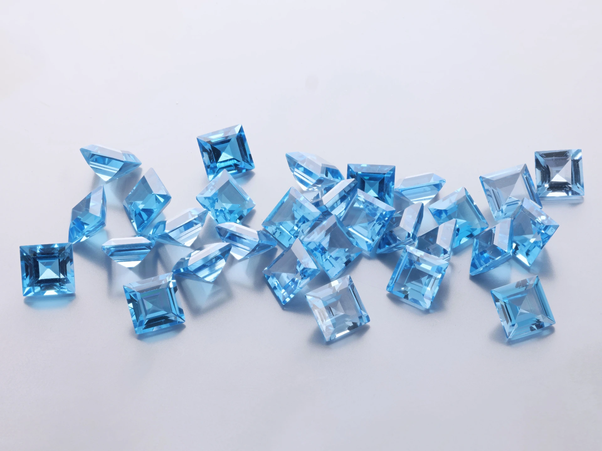 Topaz 5.00mm Carre Cut Medium Blue