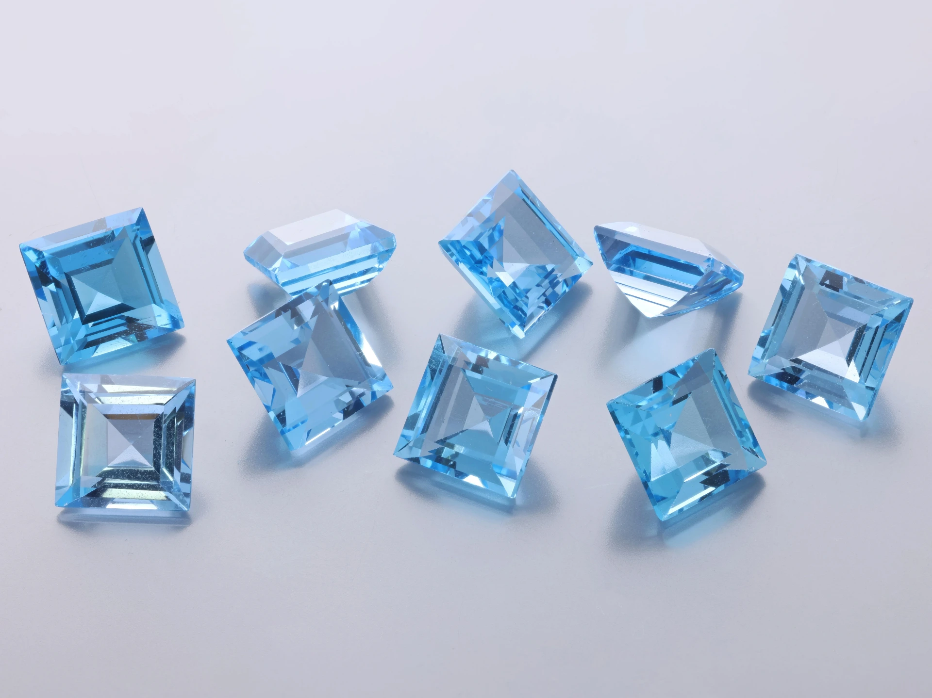 Topaz 8.00mm Carre Cut Medium Blue