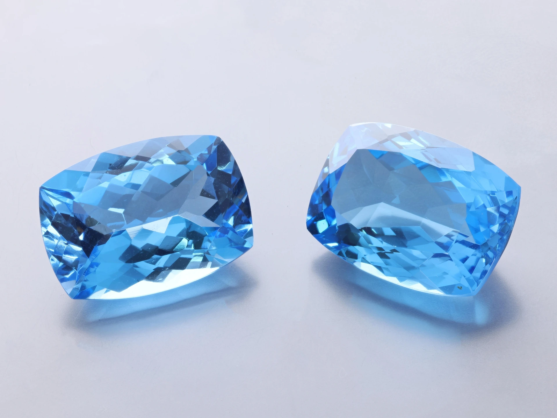 Topaz 18x13mm Cushion Medium Blue