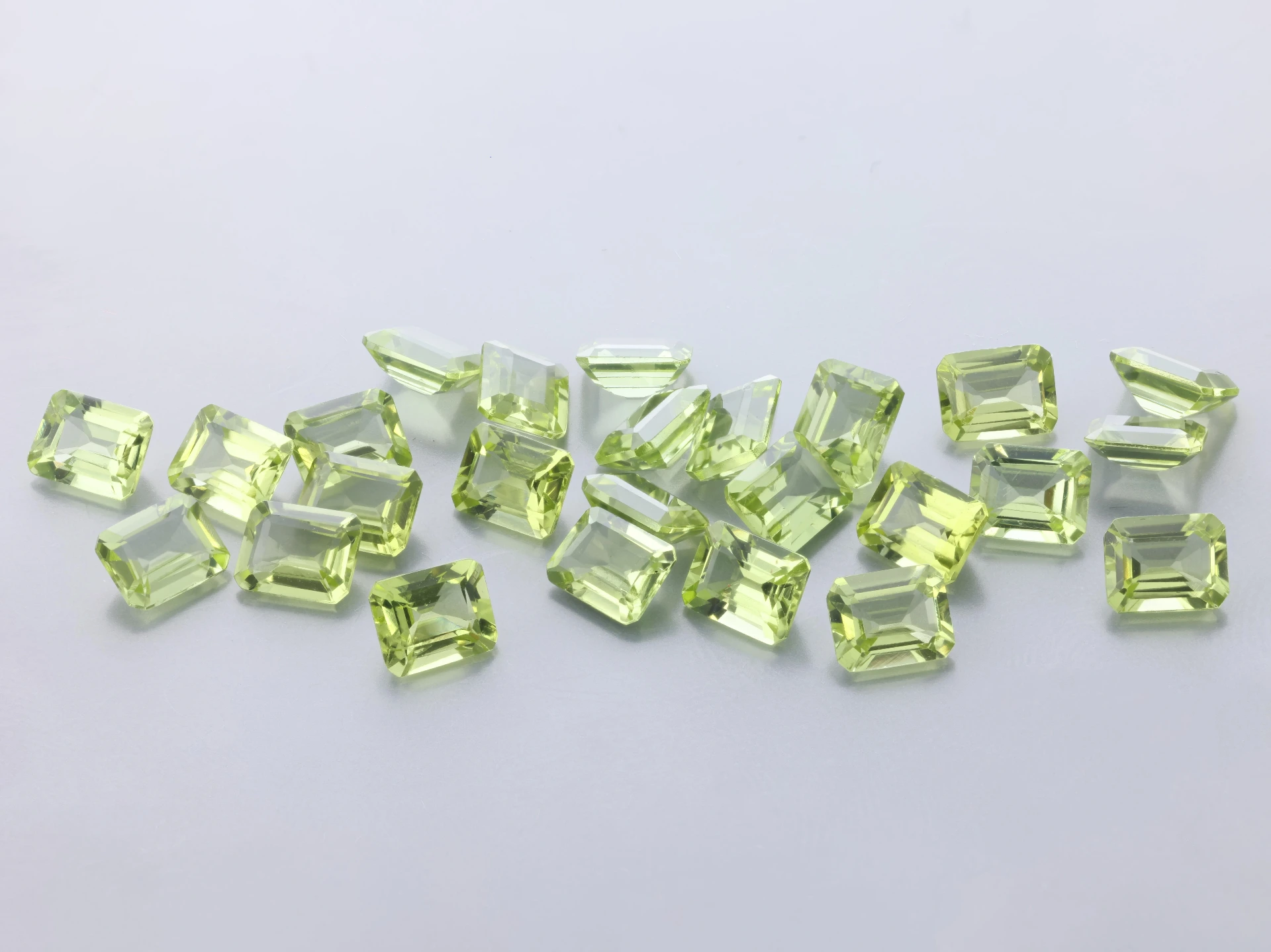 [PROS0504] Peridot 5x4mm Emerald Cut