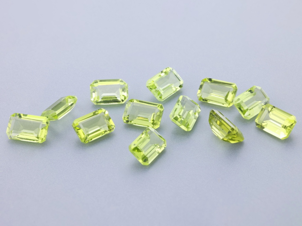 [PROS0604] Peridot 6x4mm Emerald Cut
