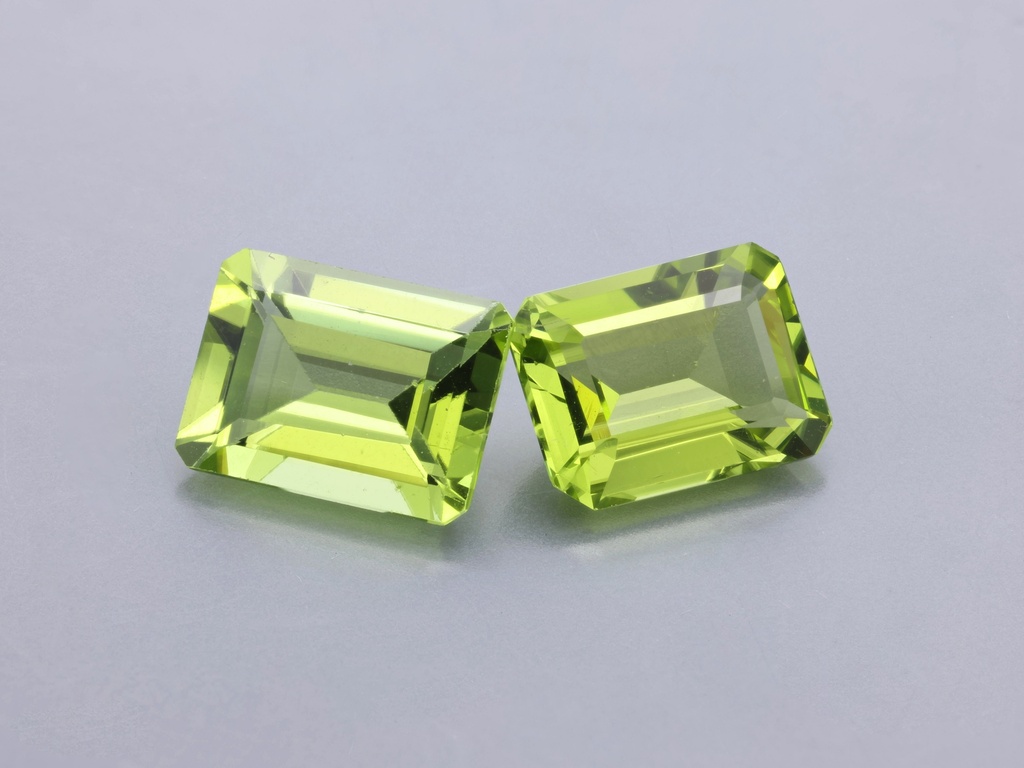 Peridot 8x6mm Emerald Cut