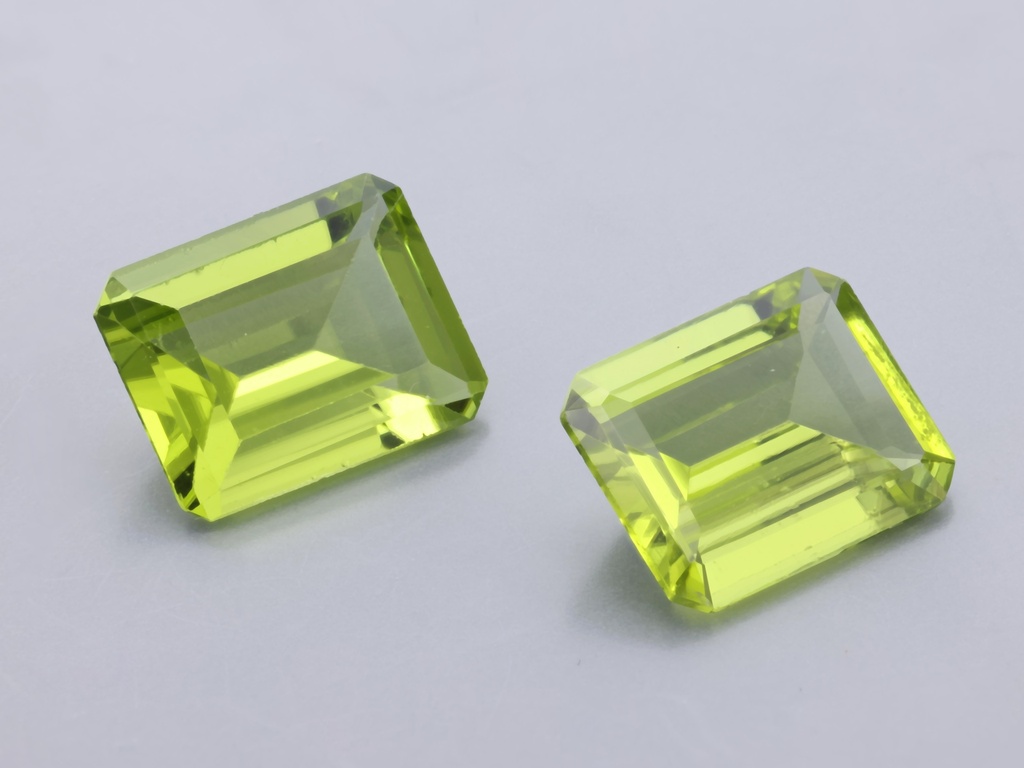 Peridot 10x8mm Emerald Cut