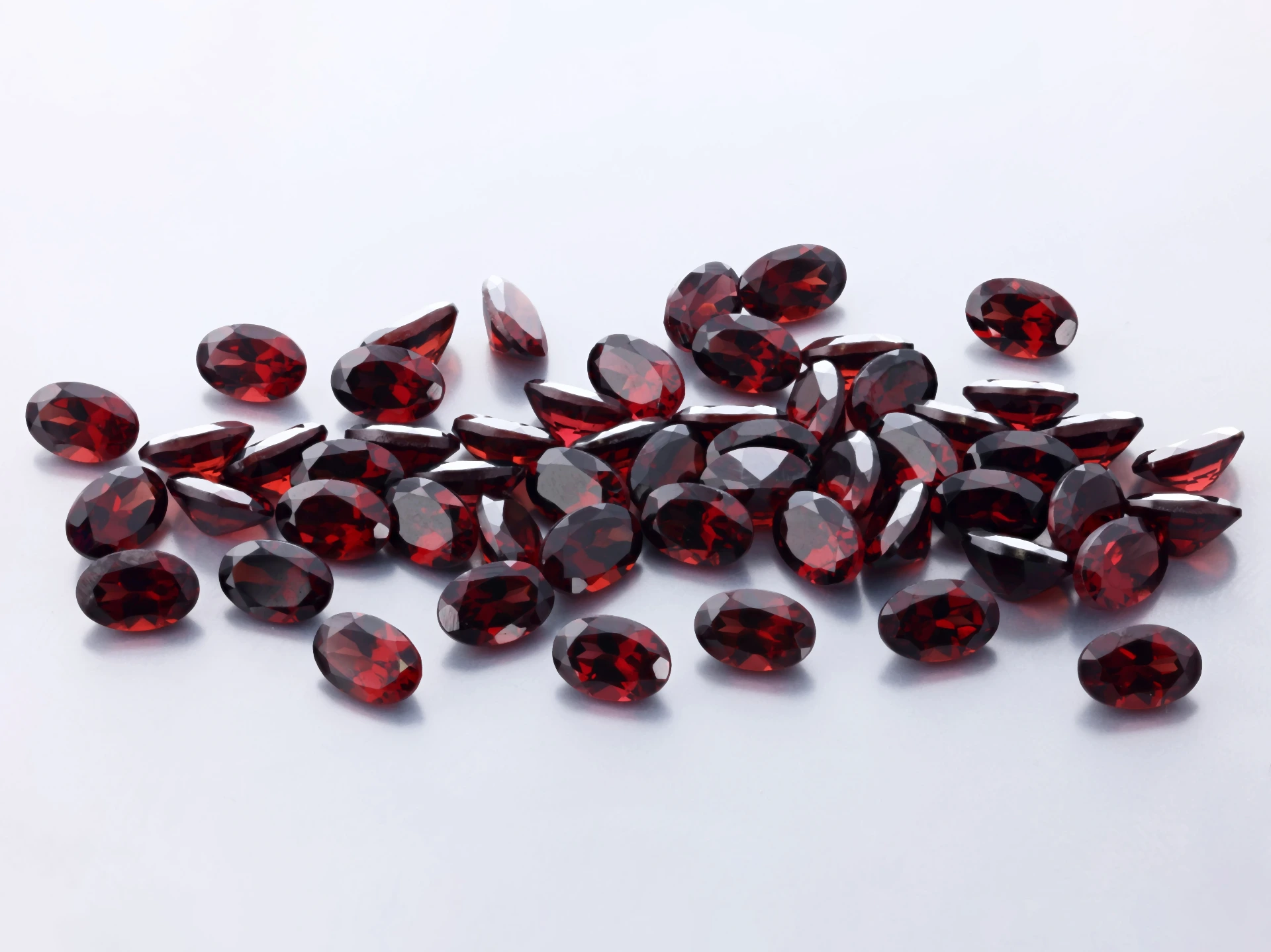 Almandine Garnet 6x4mm Oval