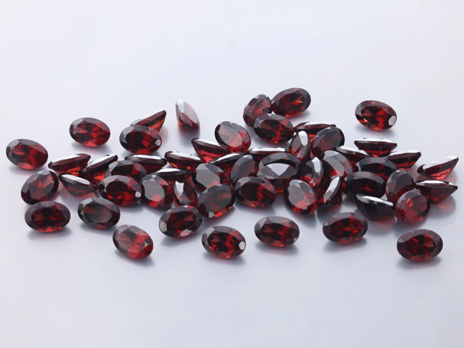 Almandine Garnet 7x5mm Oval