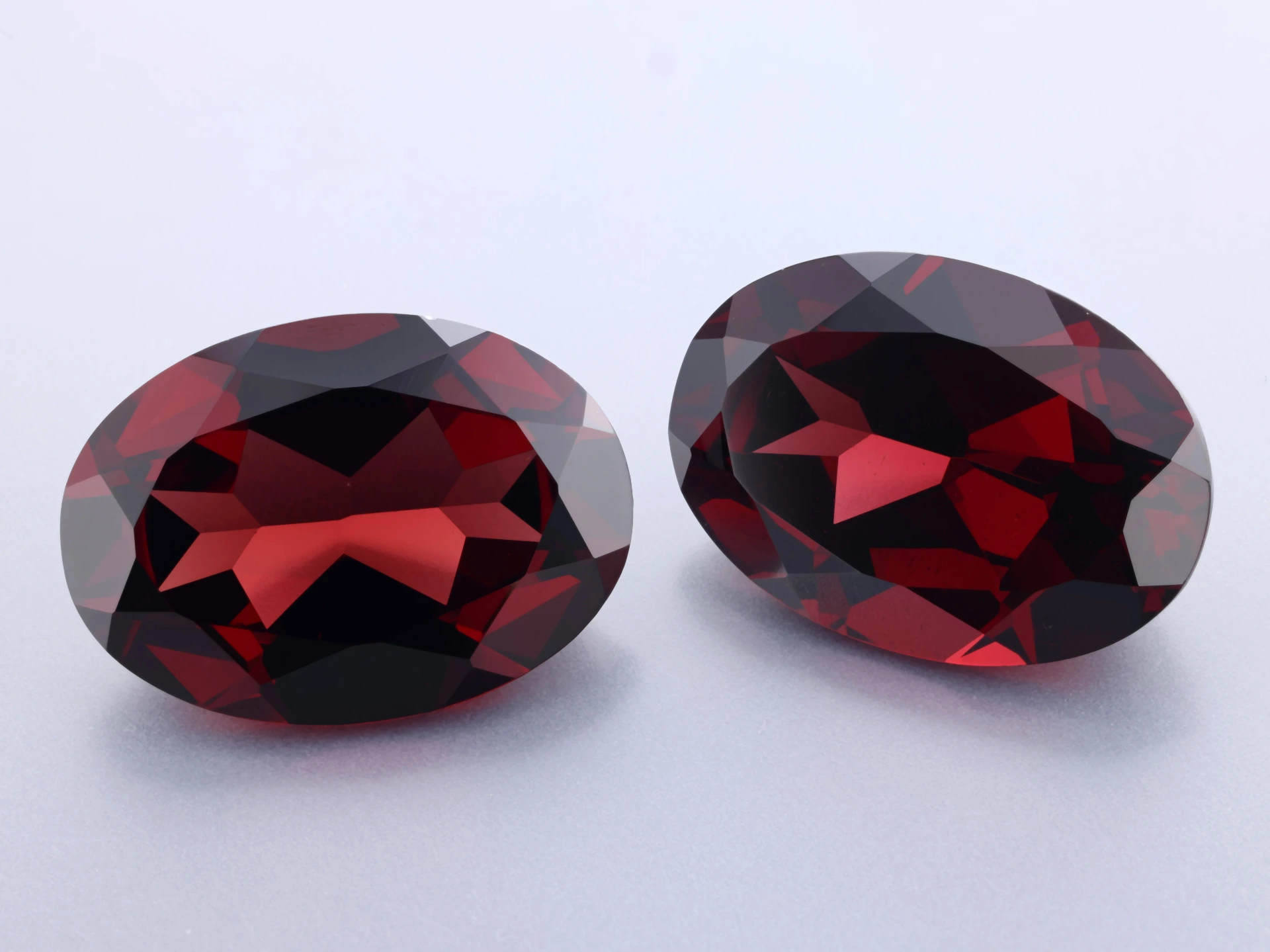 Almandine Garnet 14x10mm Oval