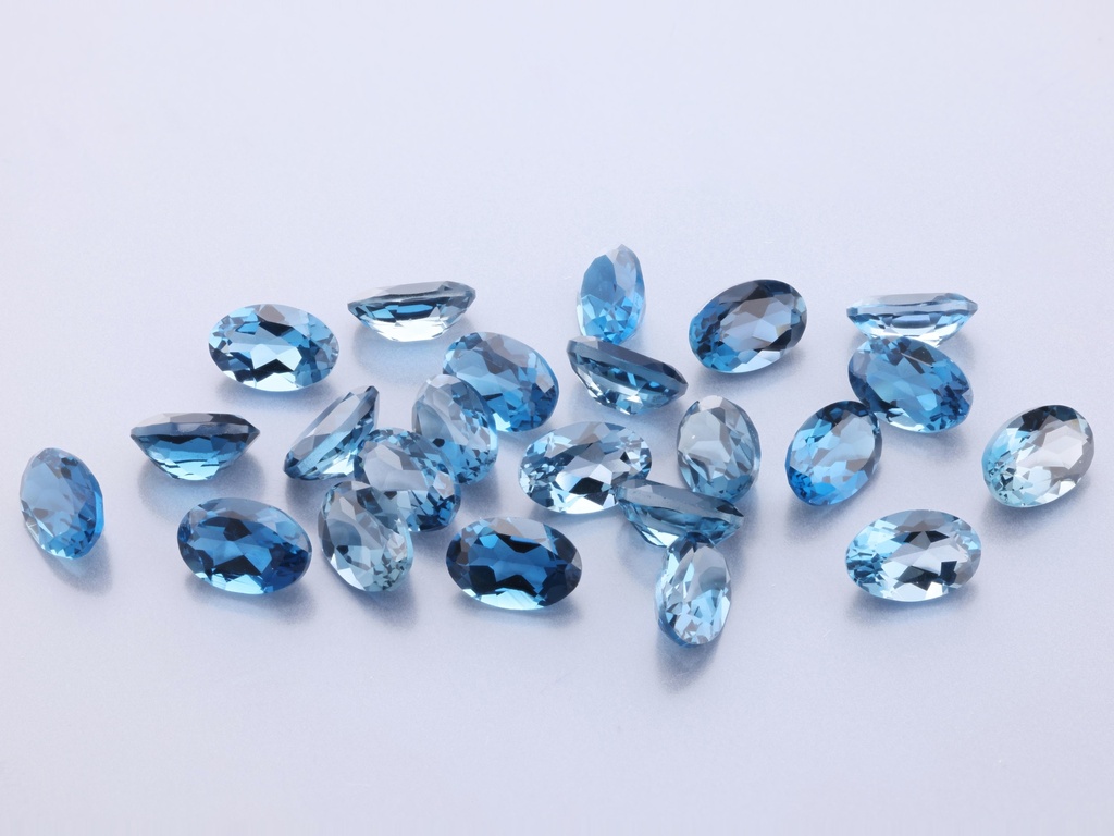 London Blue Topaz 6x4mm Oval 