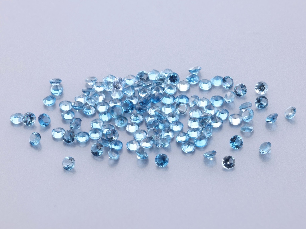 London Blue Topaz 1.25mm Round