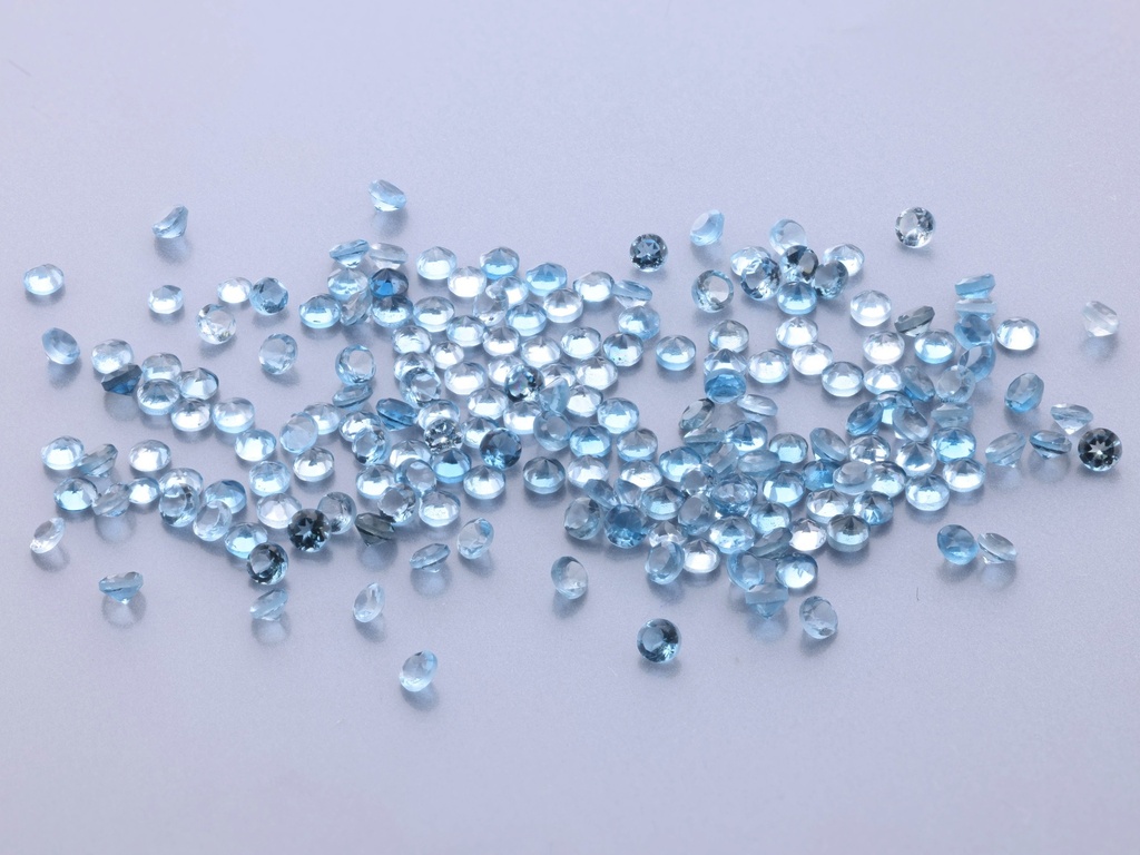 London Blue Topaz 1.50mm Round