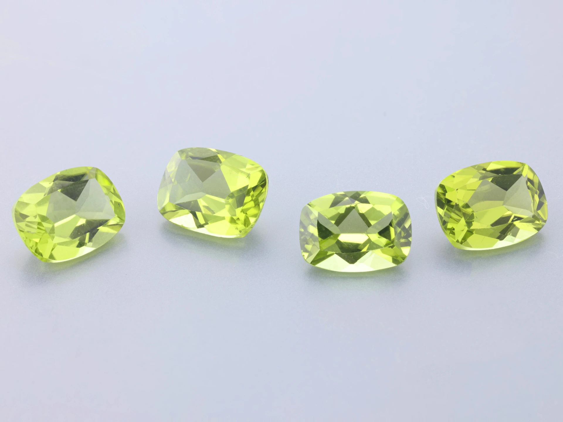 [PRAB0806] Peridot 8x6mm Cushion