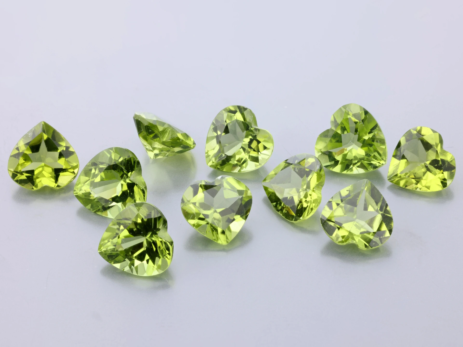 [PRHB0700] Peridot 7.00mm Heart Shape