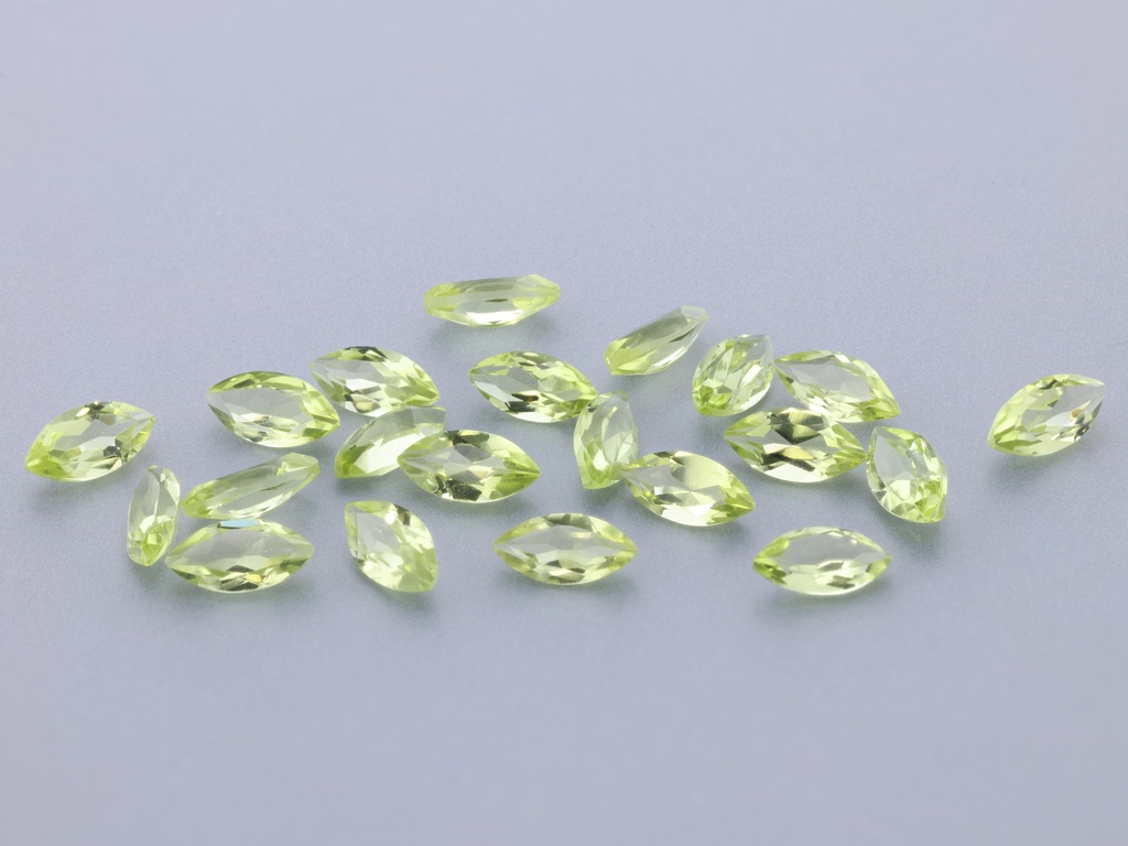 [PRMB0502] Peridot 5x2.5mm Marquise