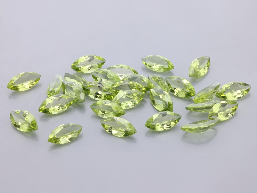 [PRMB0804] Peridot 8x4mm Marquise
