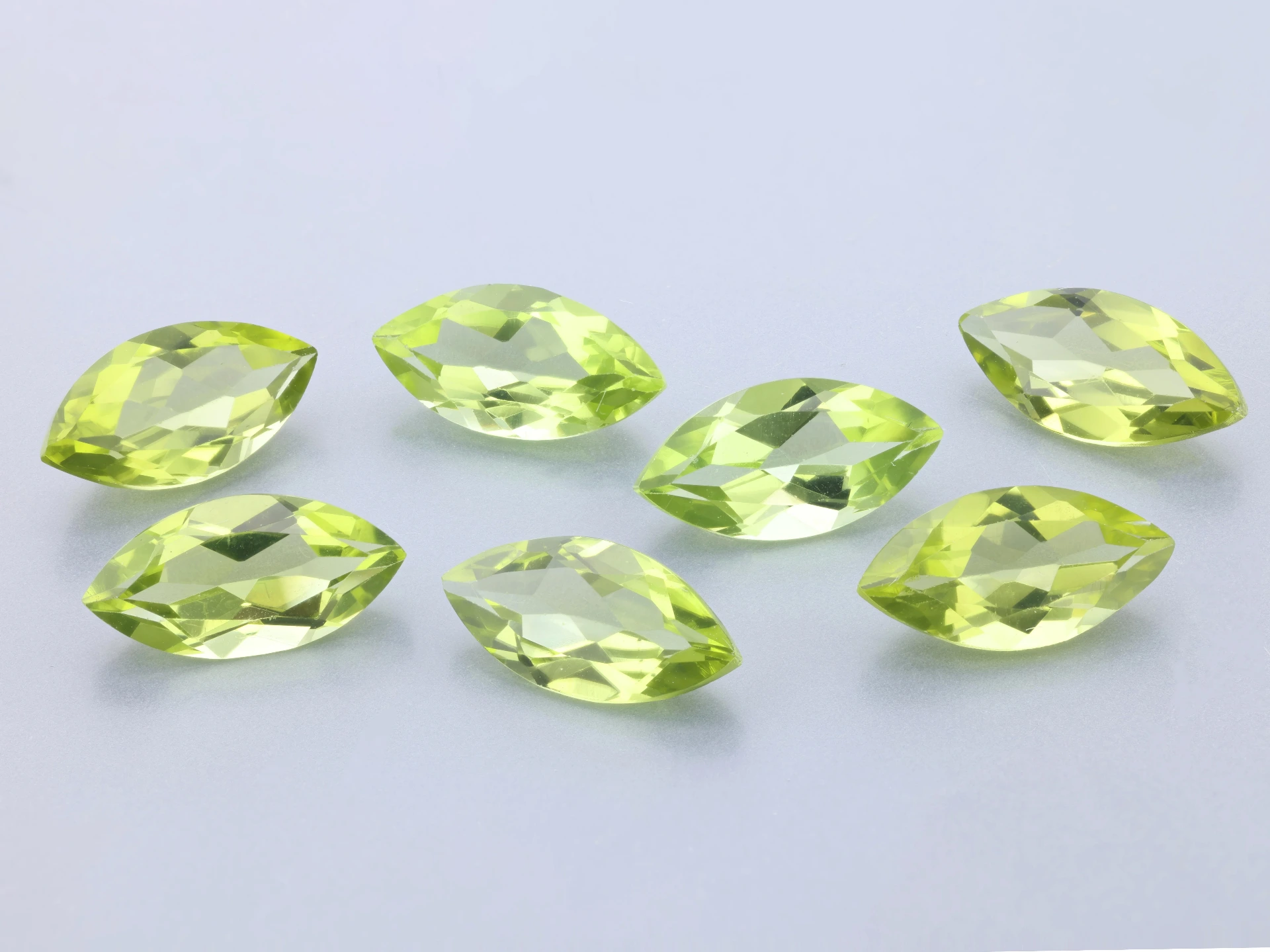 [PRMB1005] Peridot 10x5mm Marquise