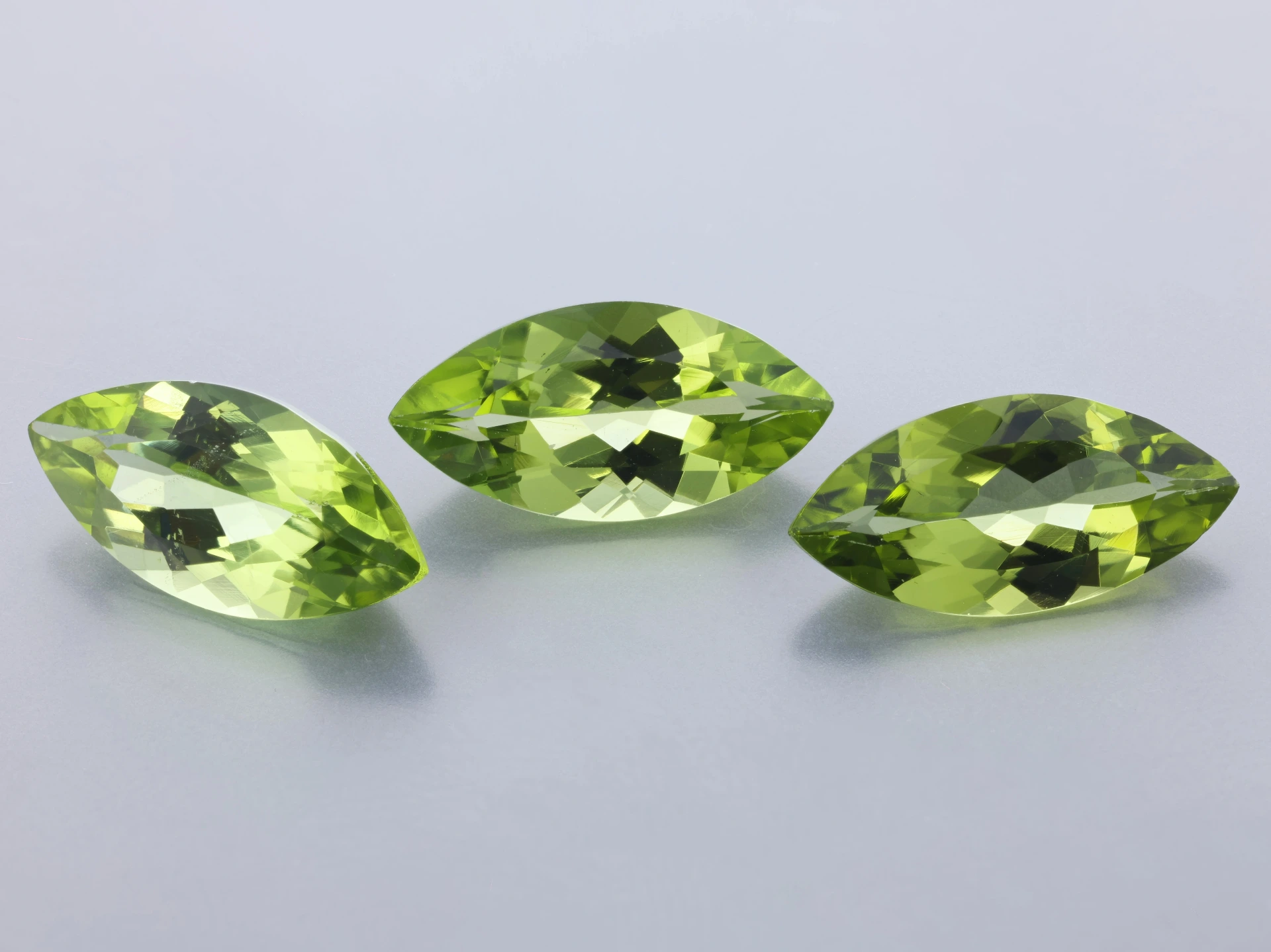 [PRMB1206] Peridot 12x6mm Marquise