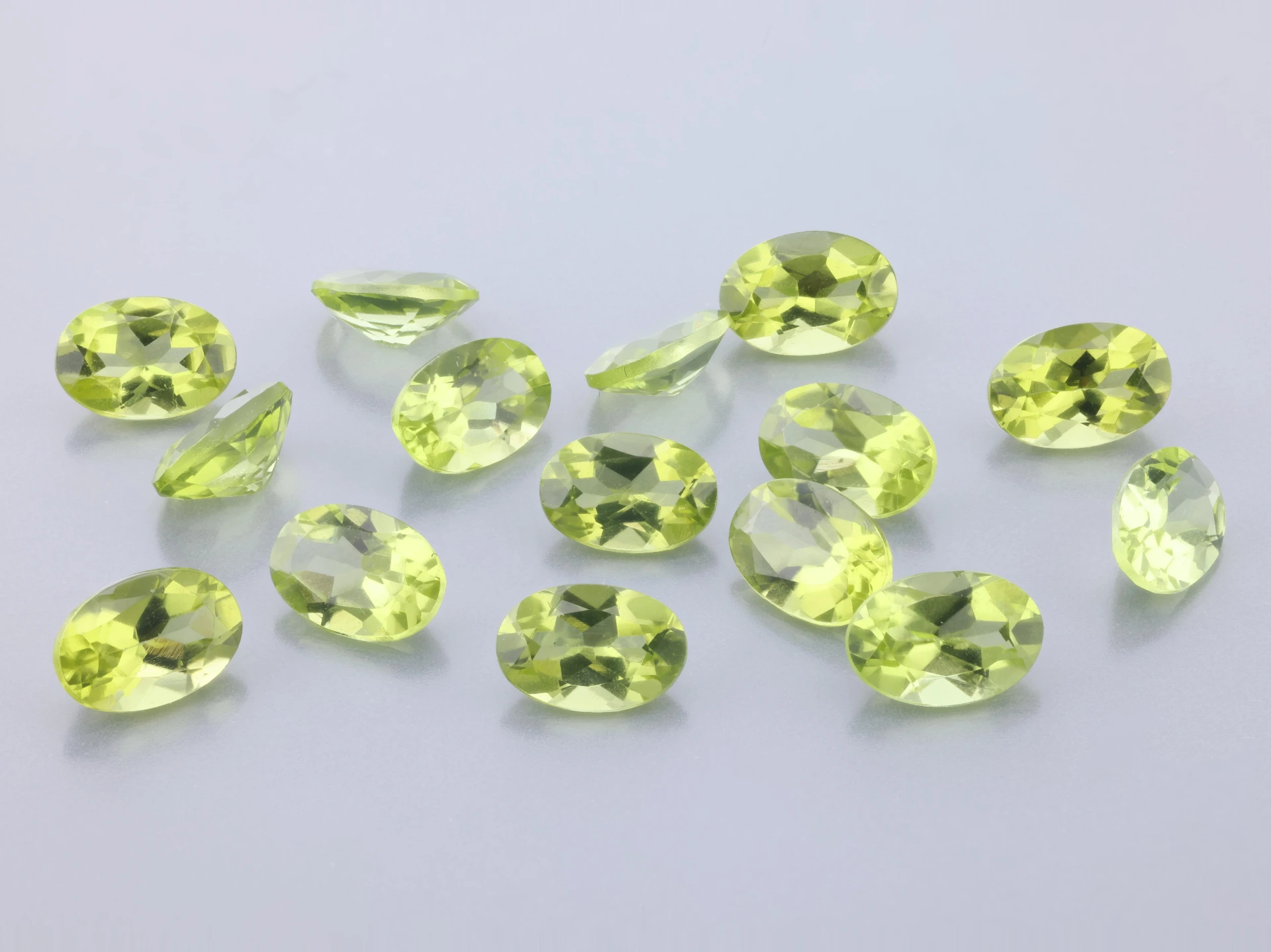 [PRVB0604] Peridot 6x4mm Oval