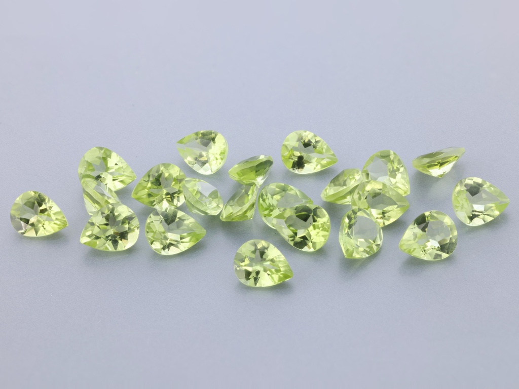 Peridot 5x4mm Pear Shape