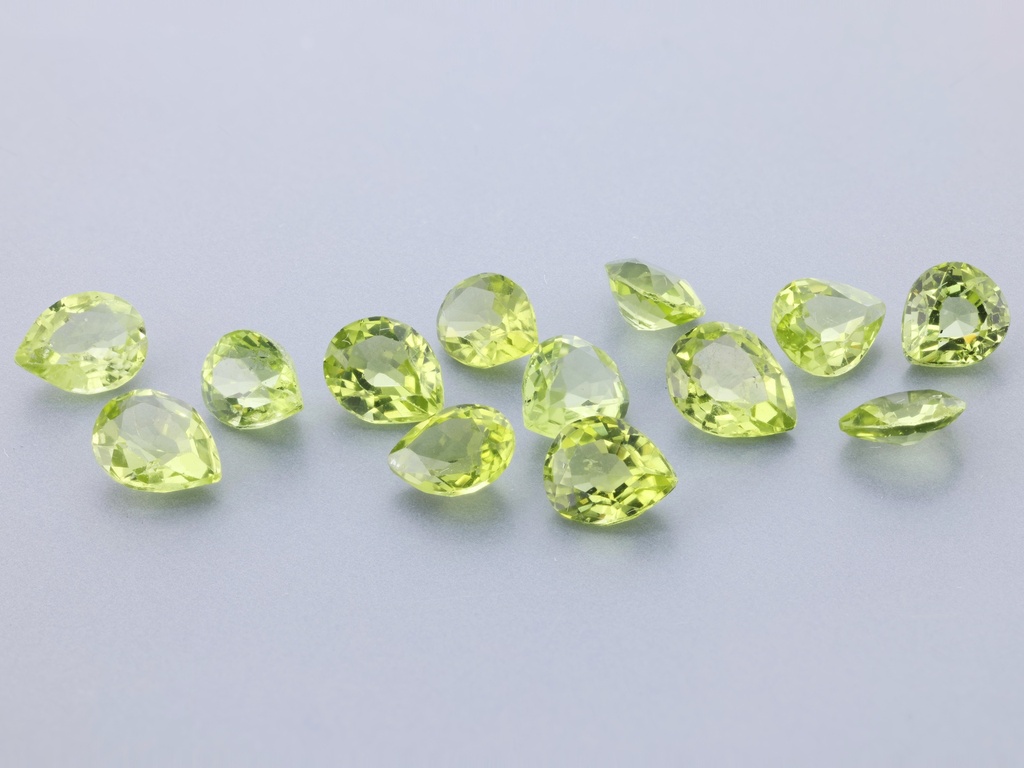 Peridot 6x4mm Pear Shape