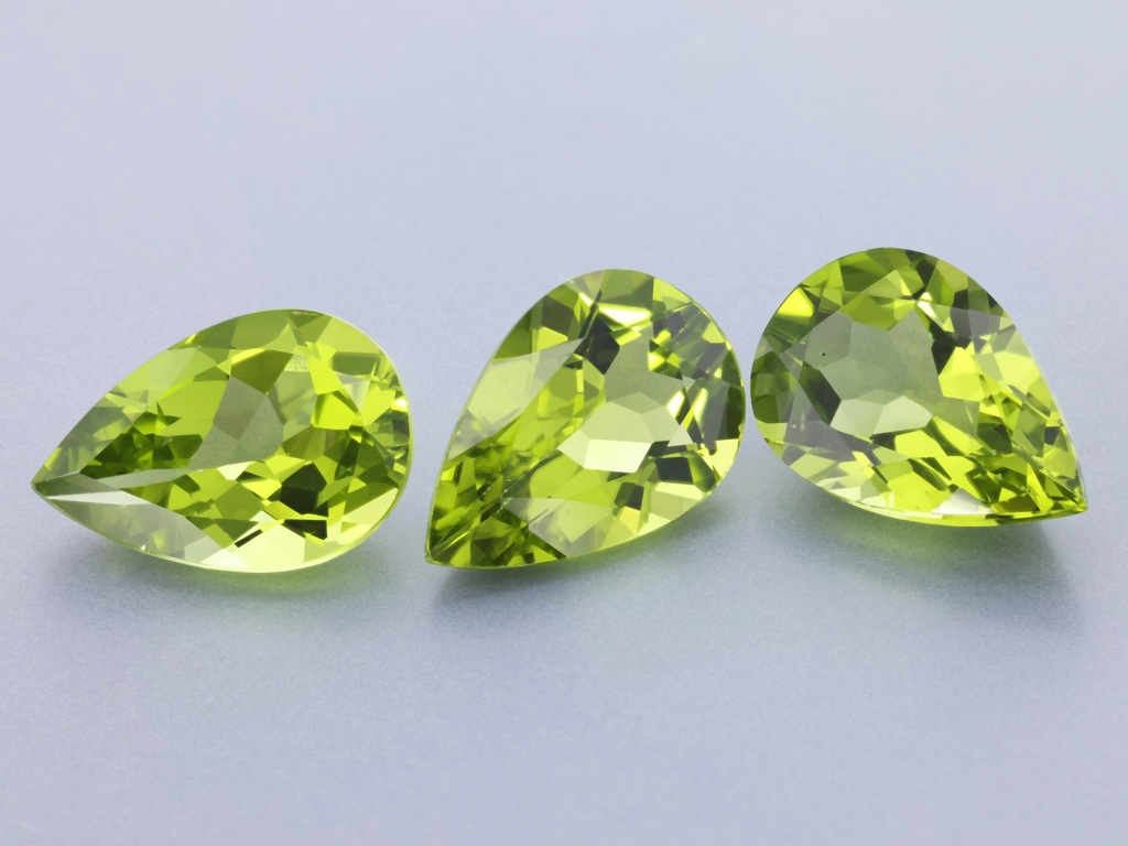 Peridot 12x8mm Pear Shape