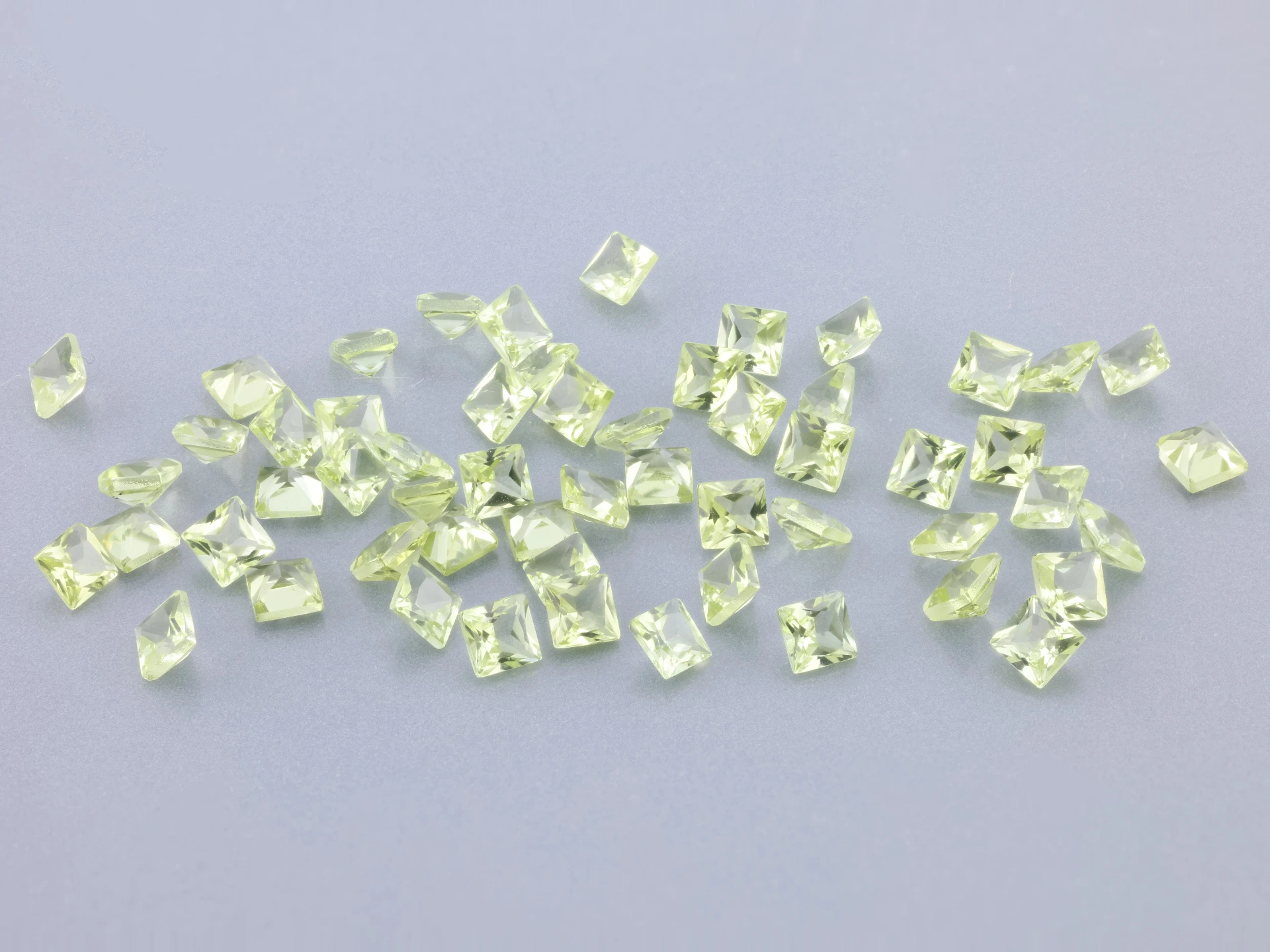 [PRQP0200] Peridot 2.00mm Princess Cut