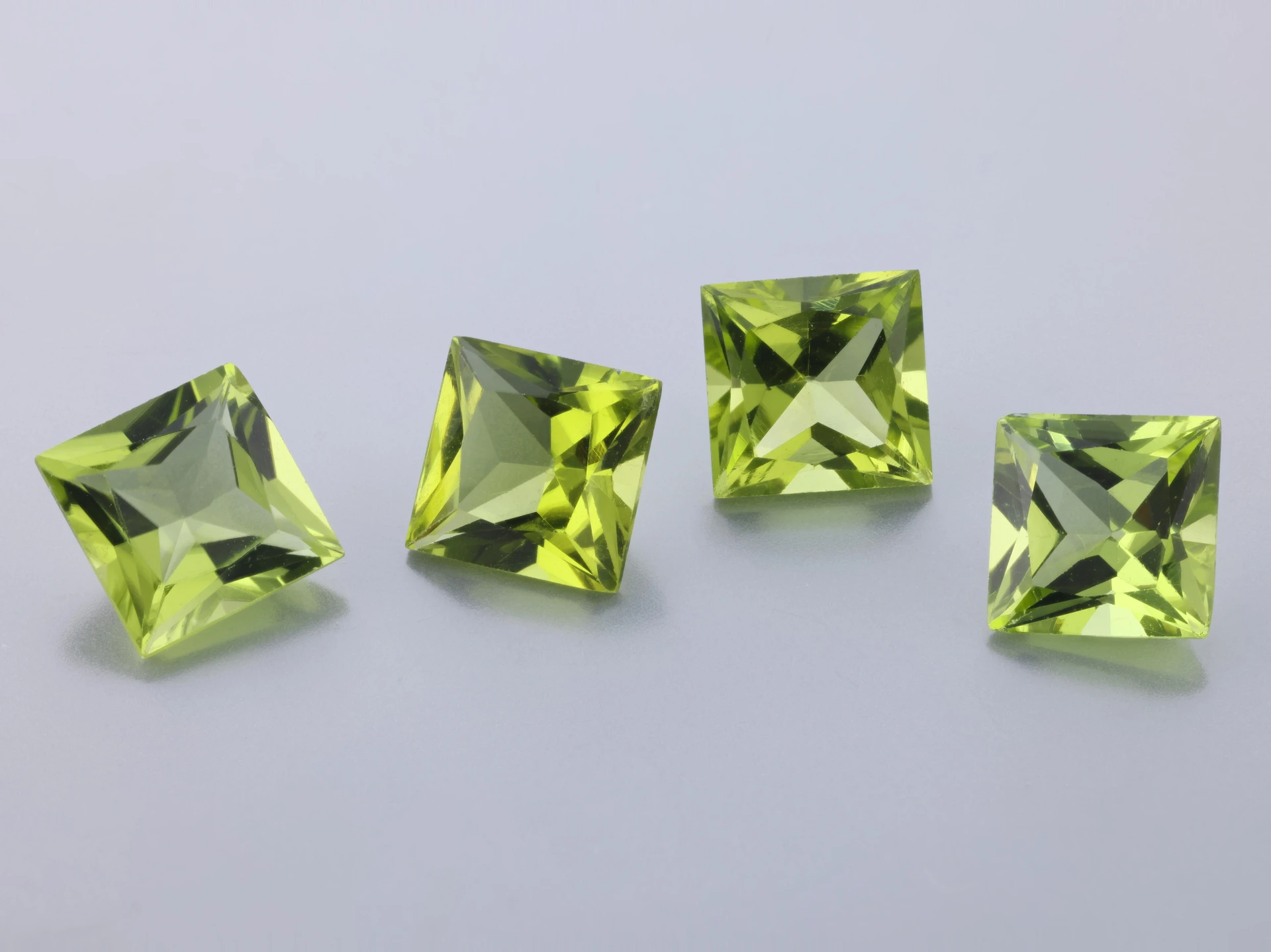 Peridot 7.00mm Princess Cut