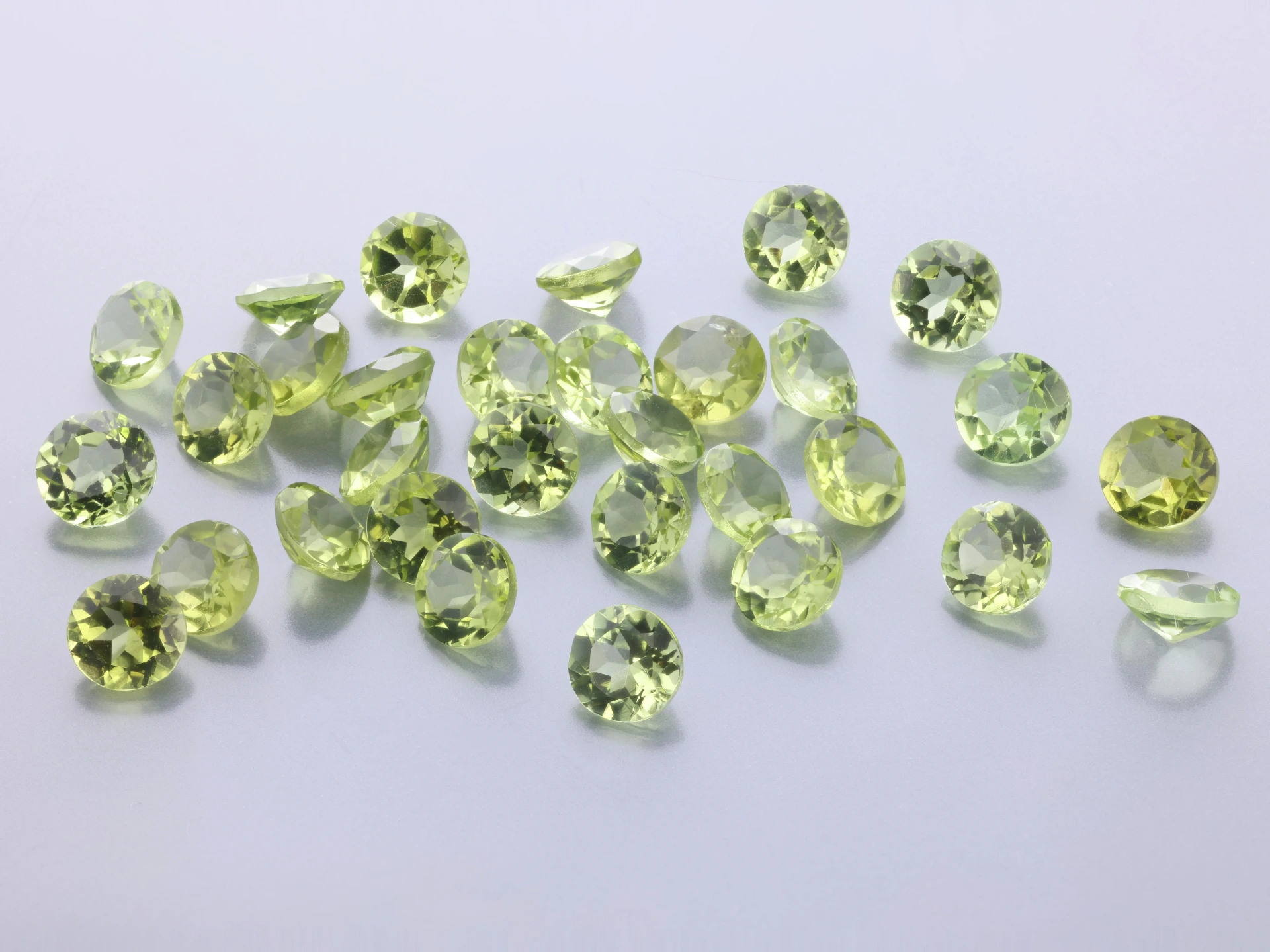 Peridot 4.00mm Round