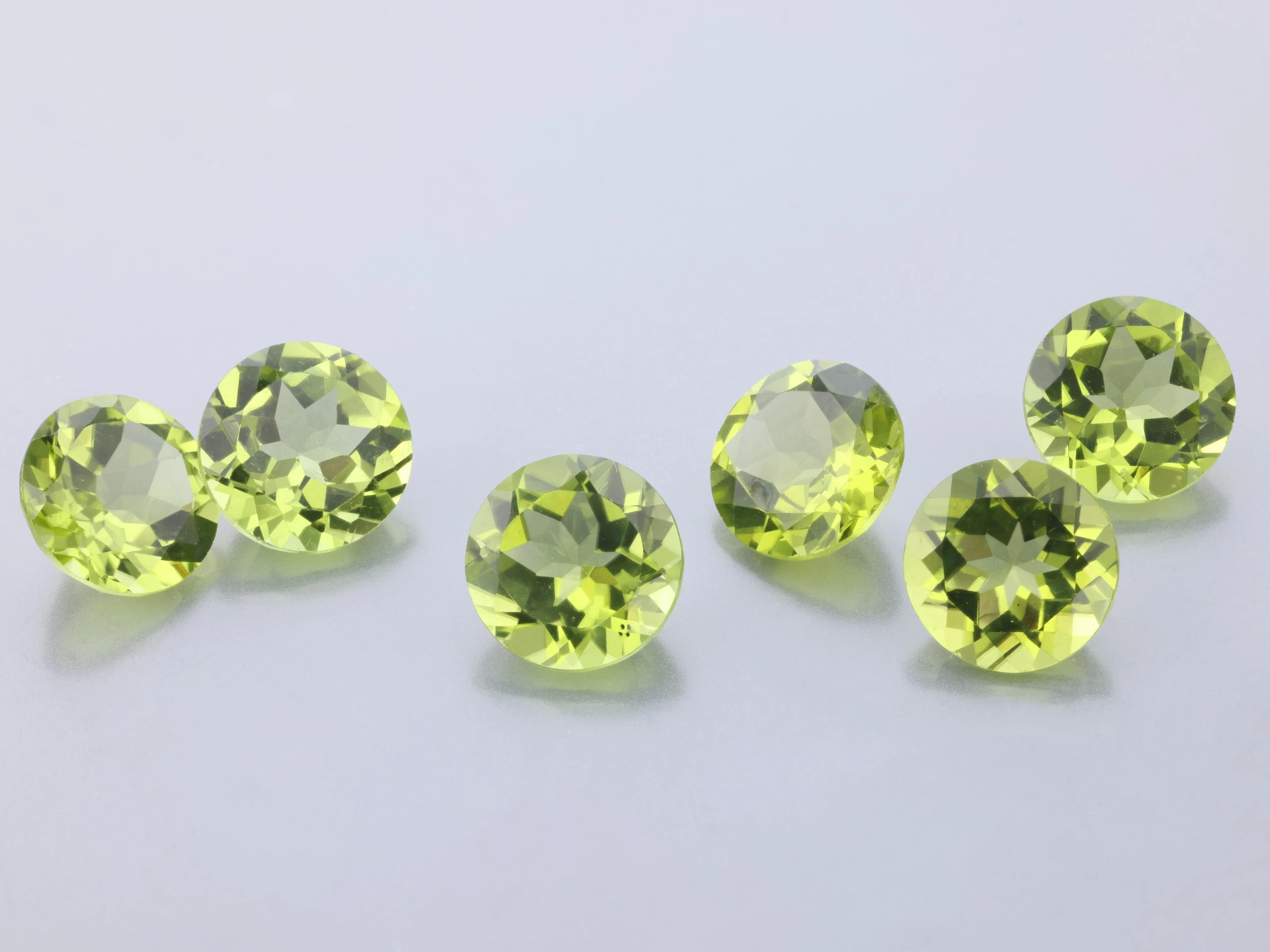 Peridot 7.00mm Round